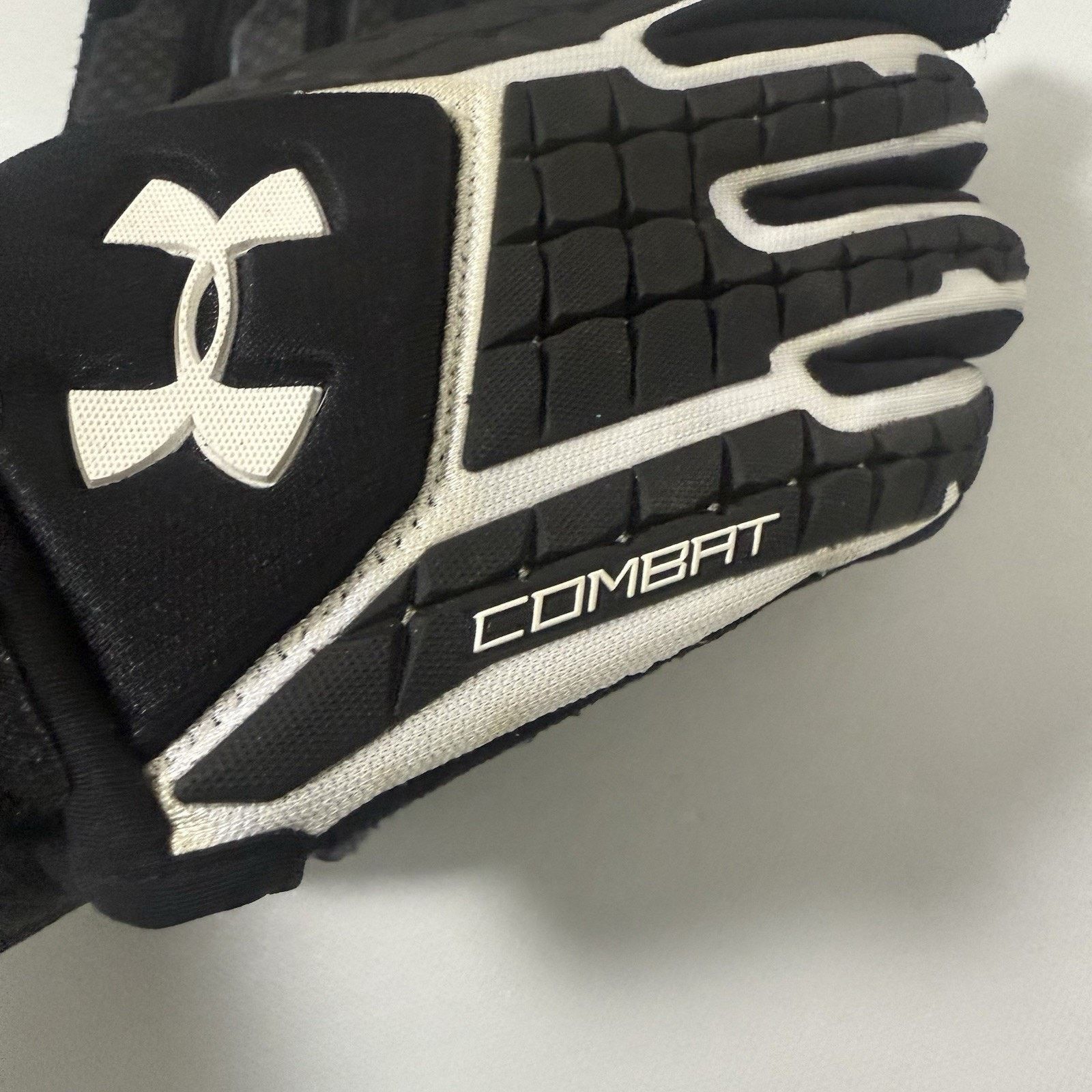 Under Armour UA Combat V PRO Linemen Football Padded Technology Gloves Size ONE SIZE - 4 Thumbnail