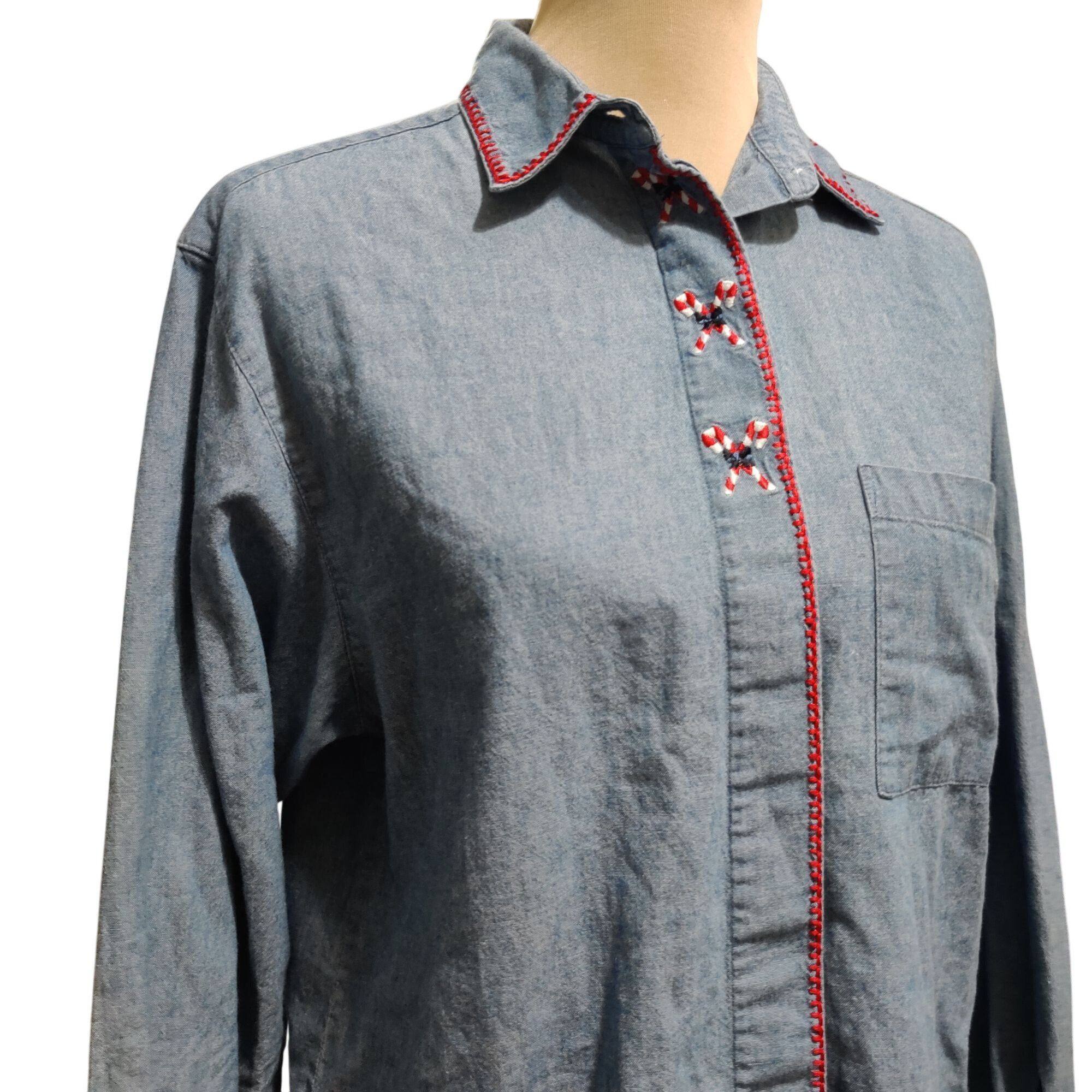 Vintage Vintage Belle Pointe M Denim Button Shirt Holiday Embroidere Size M / US 6-8 / IT 42-44 - 2 Thumbnail