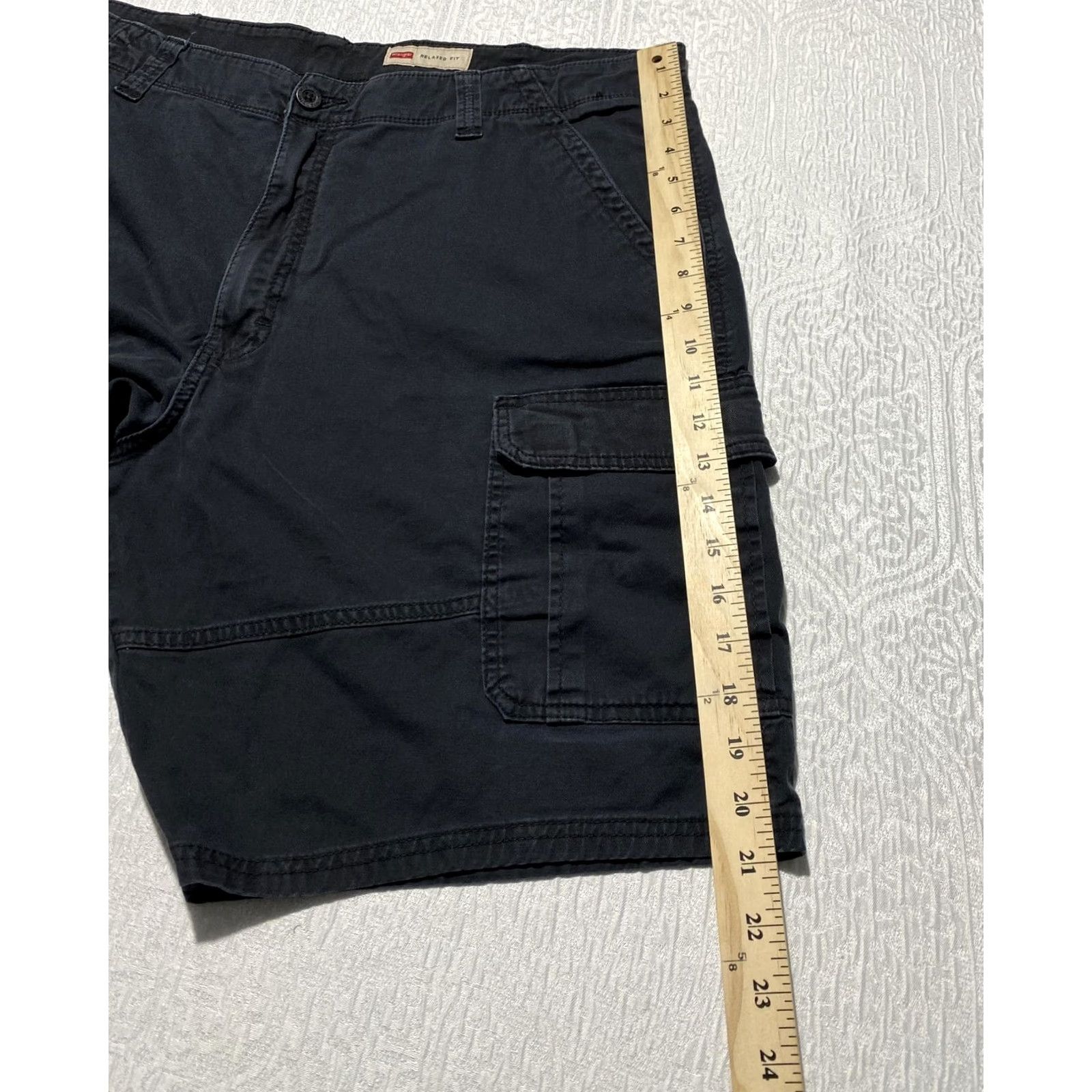 Wrangler Wrangler Shorts Mens 40 Black Relaxed Fit Cargo Canvas Pockets Cotton Casual Size US 40 / EU 56 - 6 Thumbnail