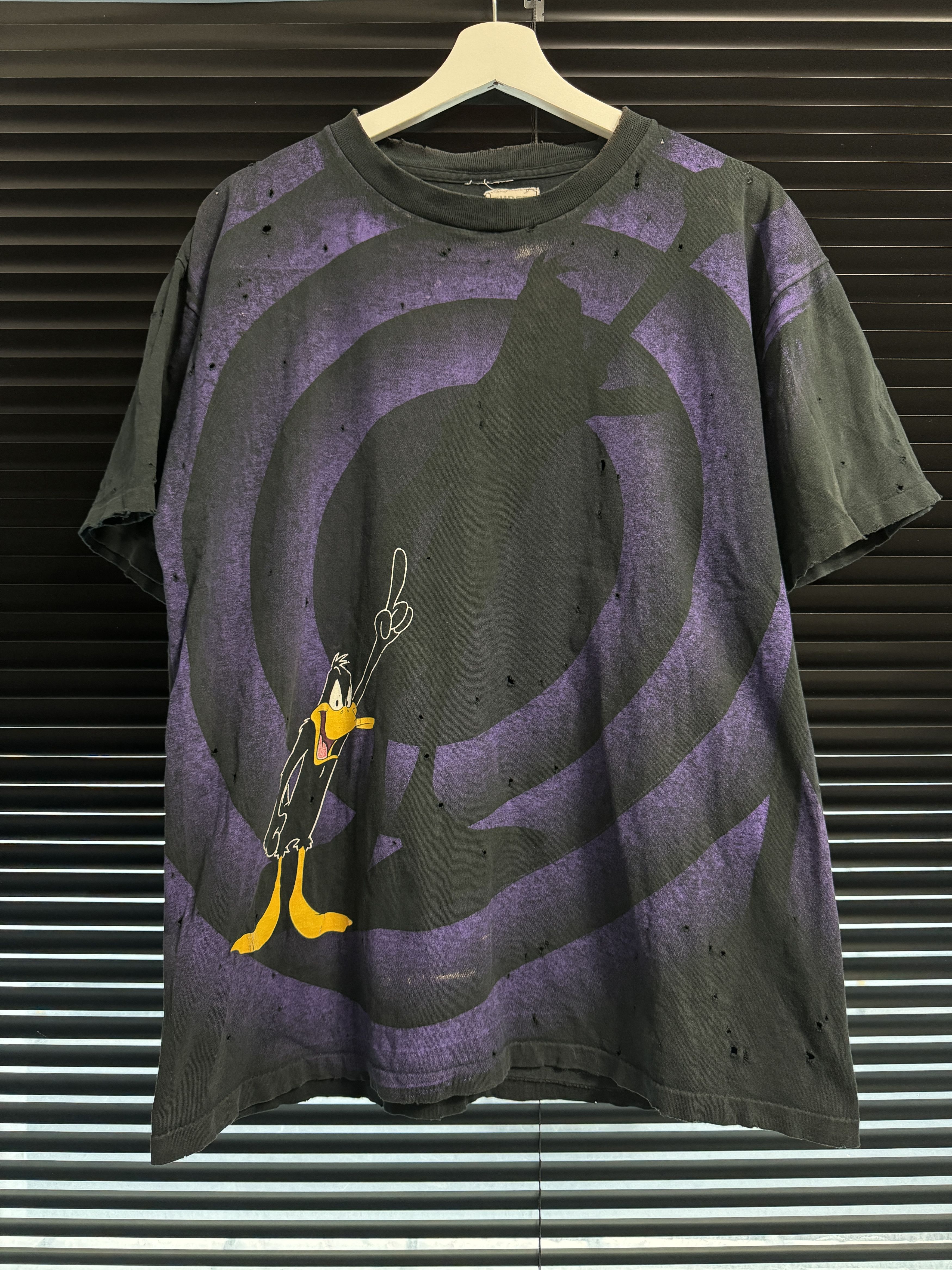 Vintage Vintage 90s Daffy Duck Shadow Tee Size US L / EU 52-54 / 3 - 1 Thumbnail