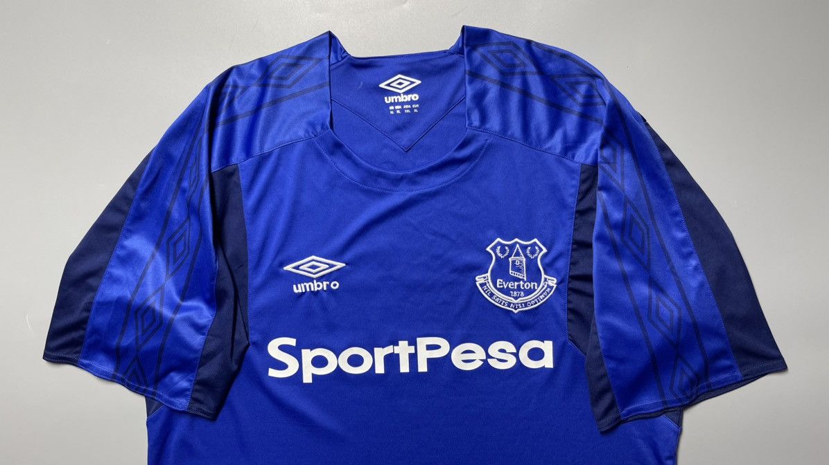 Umbro EVERTON UMBRO 2017/2018 FOOTBALL HOME JERSEY #7 BOLASIE Size US XL / EU 56 / 4 - 3 Thumbnail