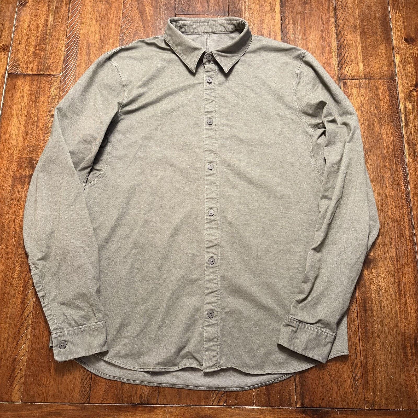Lululemon Lululemon Shirt Mens Large Green Solid Button Up Long Sleeve Size US L / EU 52-54 / 3 - 2 Thumbnail