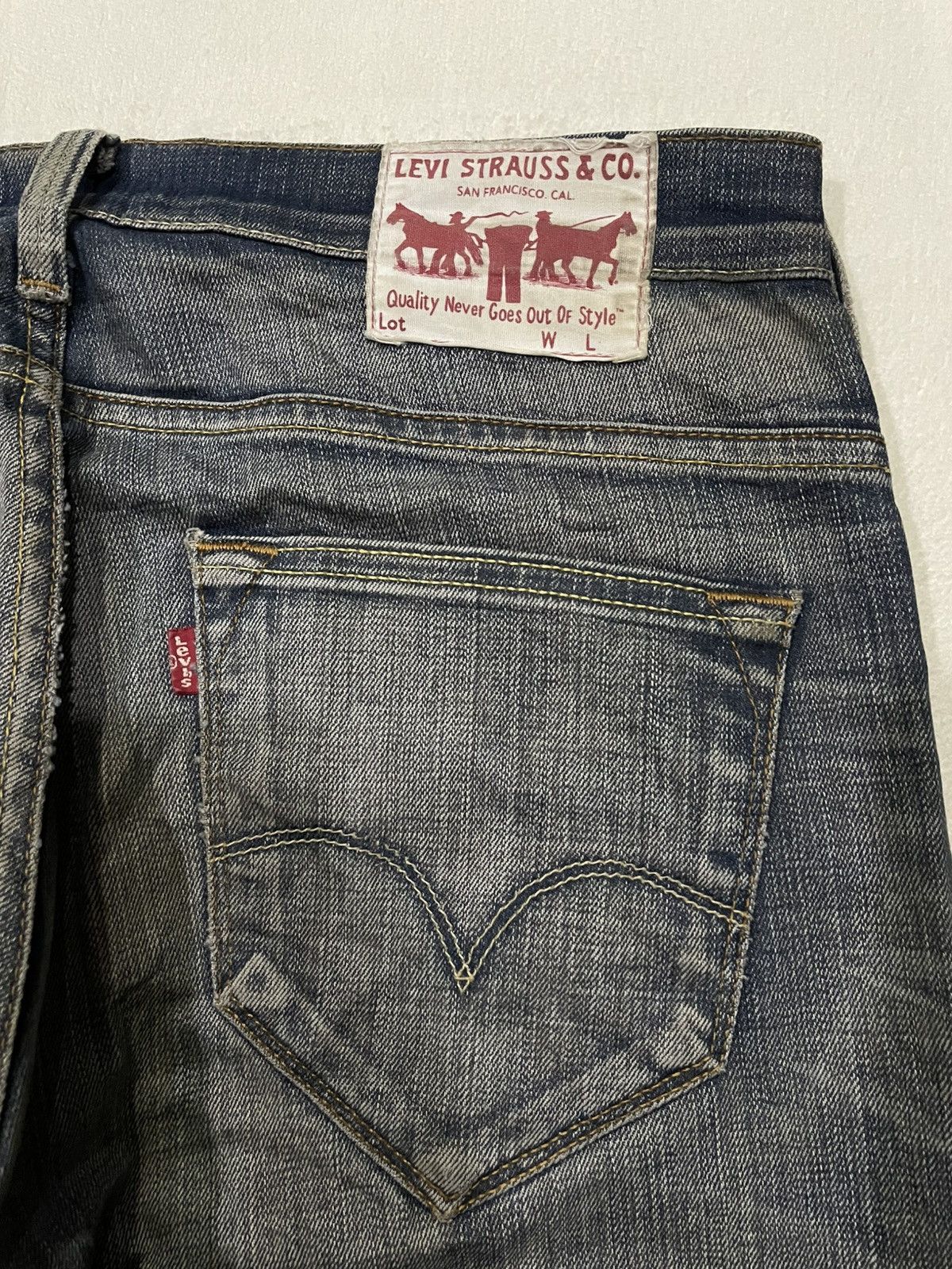Vintage Levi’Strauss & Co. Distress Faded Mudwash Jeans