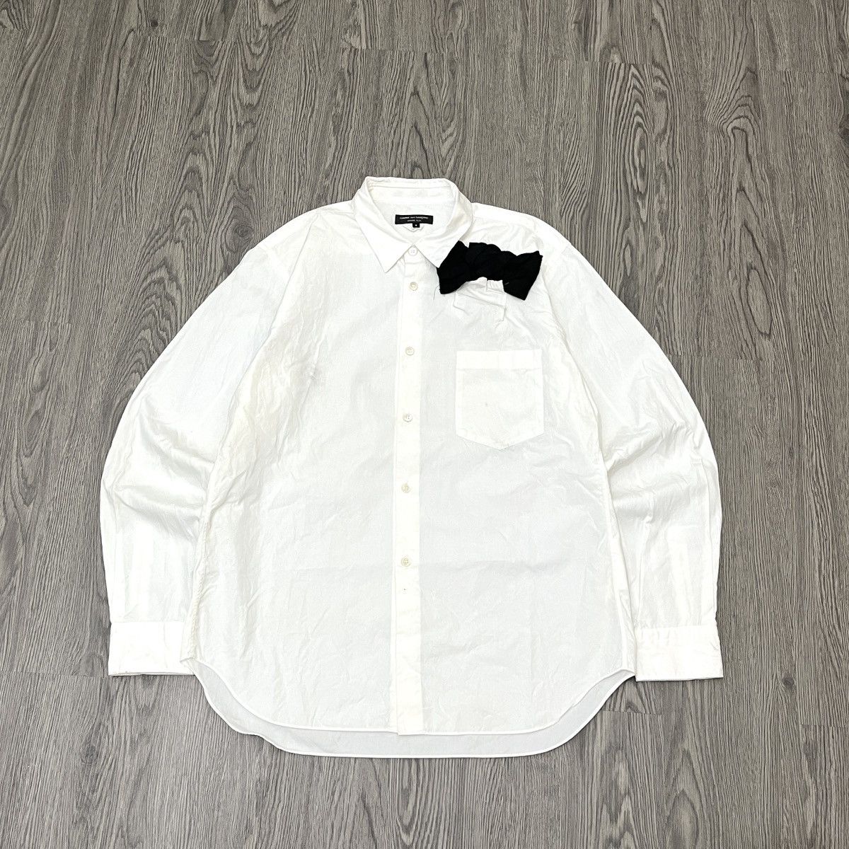 Comme des Garcons Homme Plus Classic white shirt with a unique touch 🎀 Black bow Size US S / EU 44-46 / 1 - 1 Thumbnail