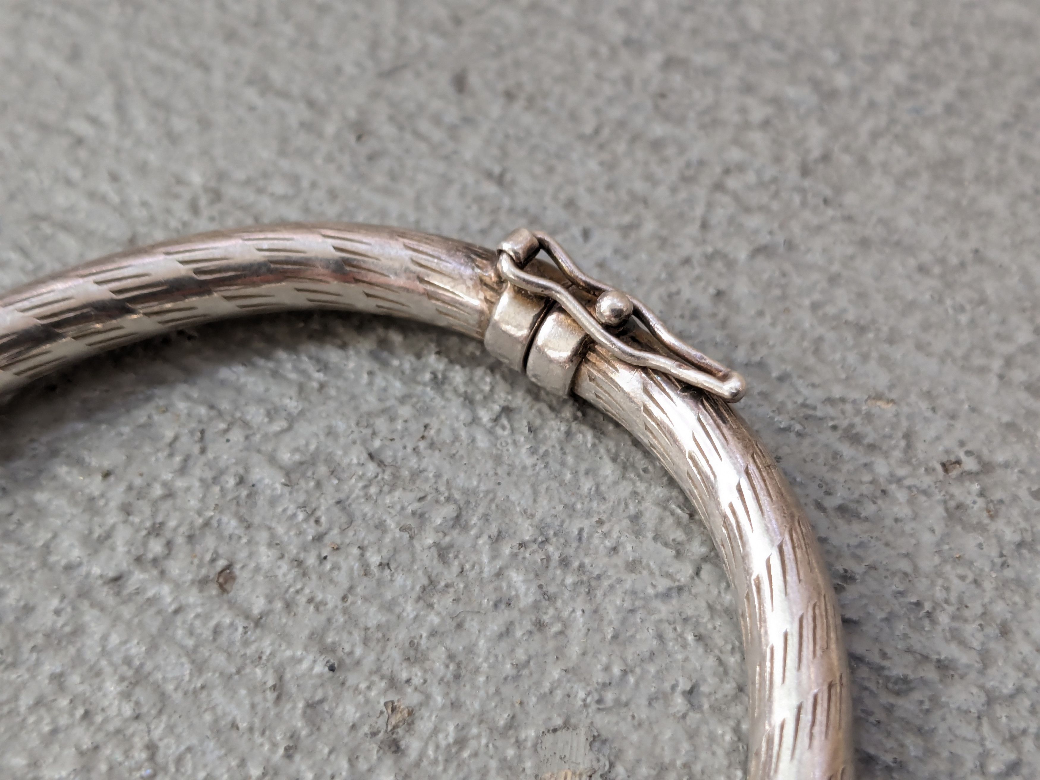 Jewelry Vintage Sterling Silver Bracelet Bangle 6.75" Hinge Italy Size ONE SIZE - 3 Thumbnail