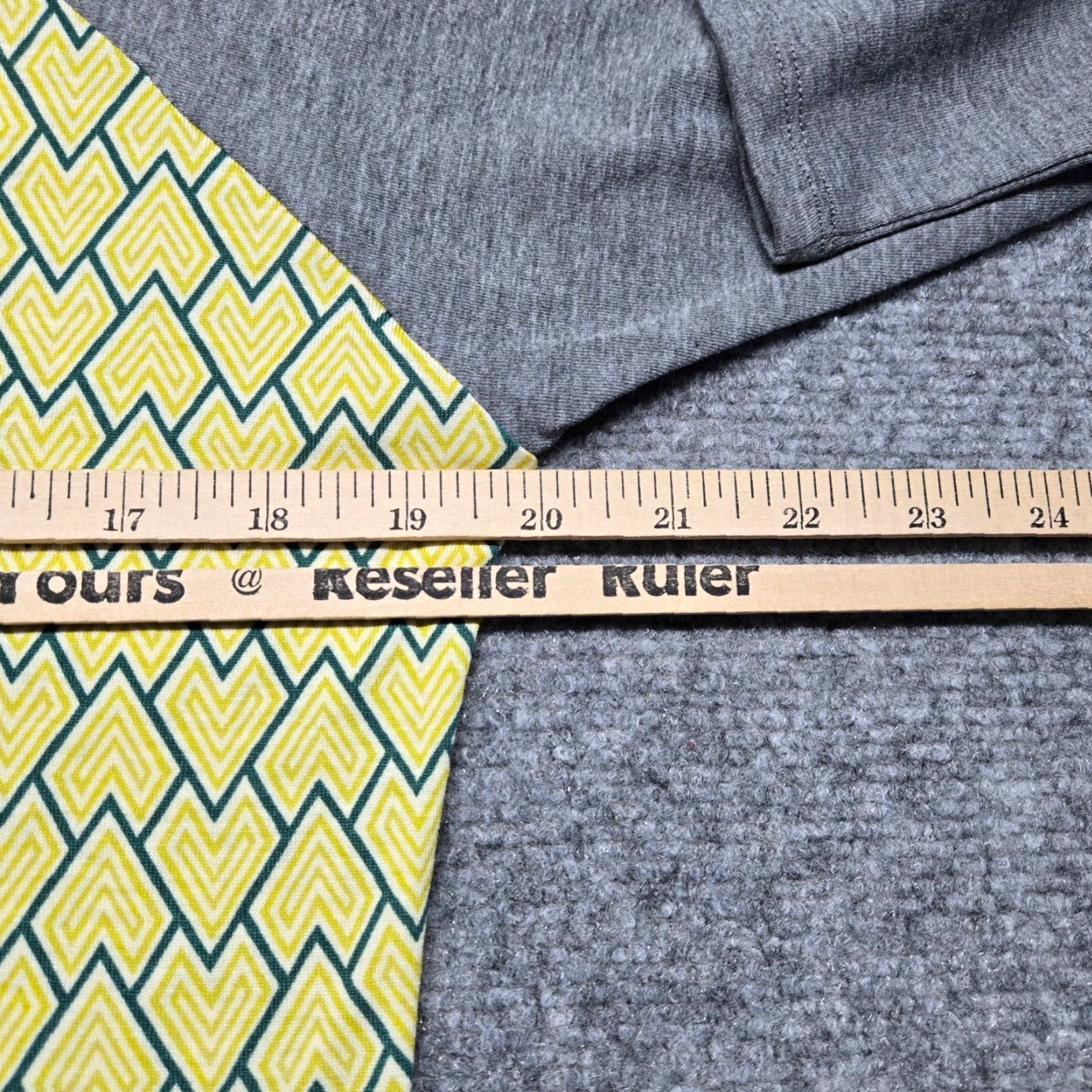 Vintage VINTAGE LuLaRoe Randy T-Shirt Womens S Yellow Gray Geometric Print 3/4 Sleeve Stretch Size S / US 4 / IT 40 - 6 Thumbnail