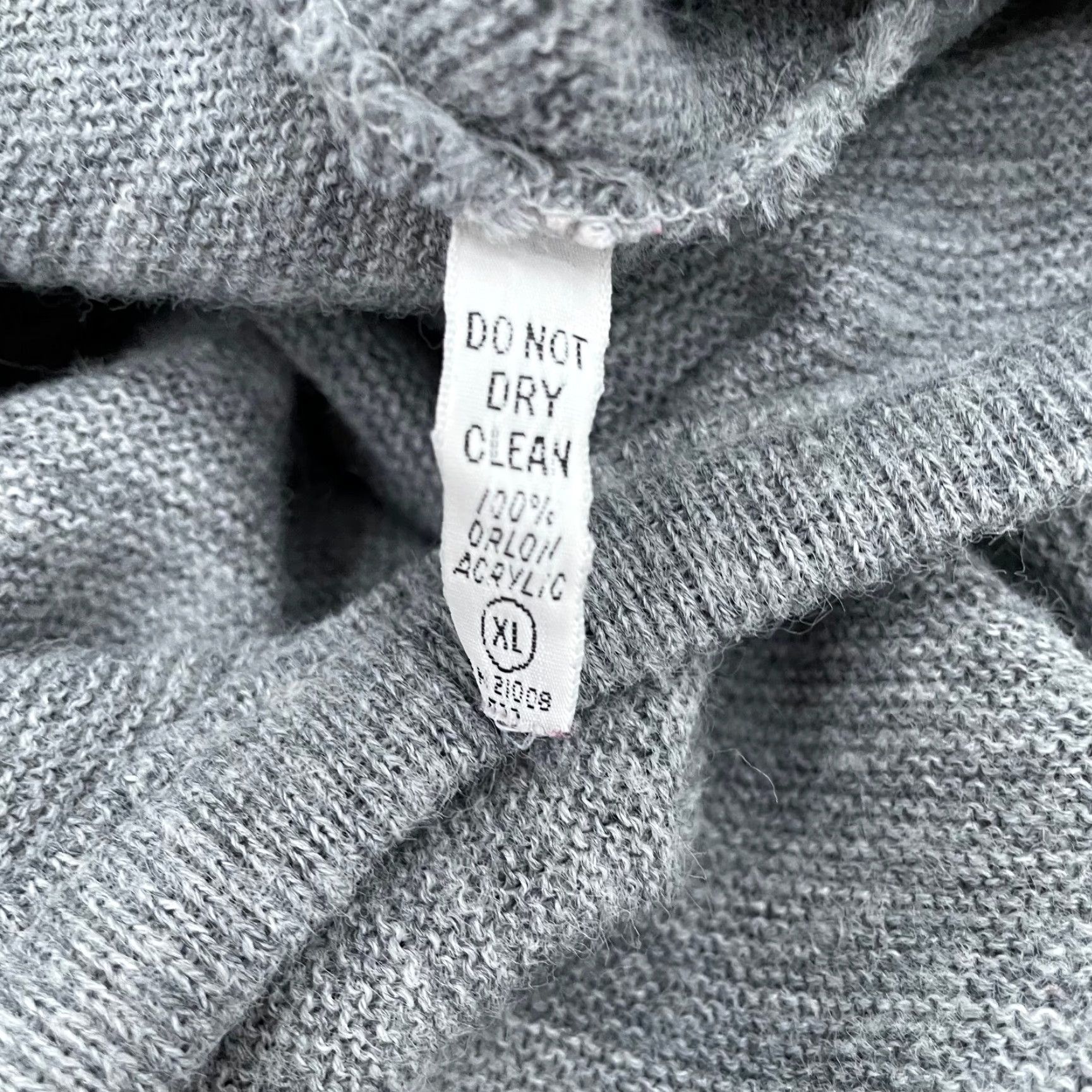Vintage Vintage Izod Lacoste Mens Sweater Adult XL Gray Knit V-Neck Pullover Preppy 80s Casual Size US XL / EU 56 / 4 - 7 Thumbnail