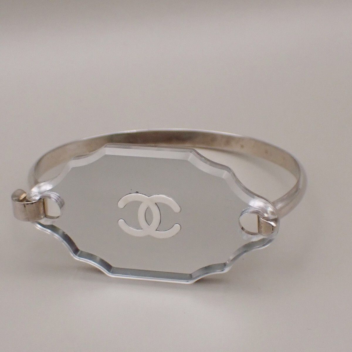 Chanel Chanel CC Logo Mirror Bangle Bracelet Metal and Plastic Size ONE SIZE - 1 Thumbnail