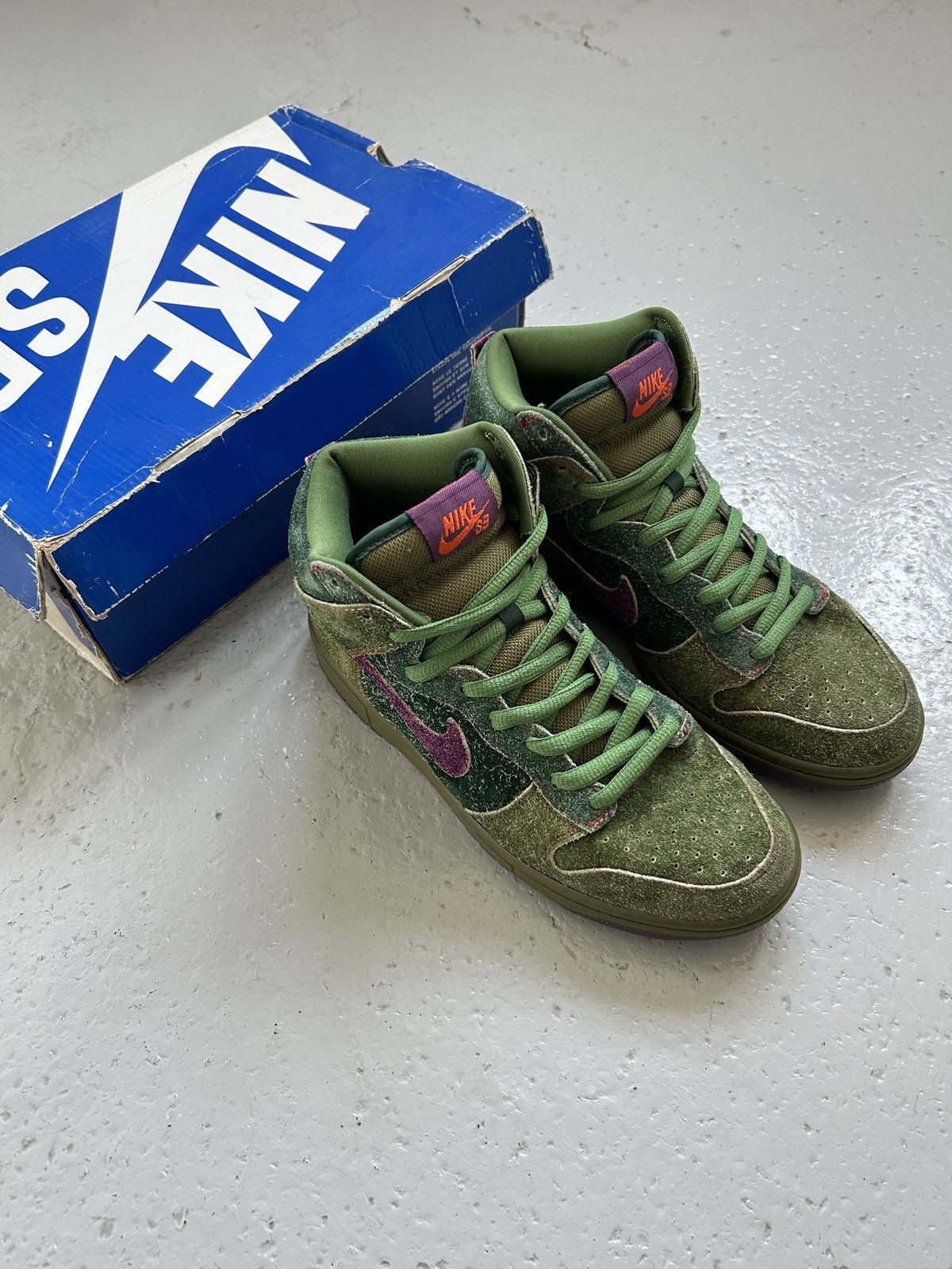 Nike dunk sb high skunk 420 online