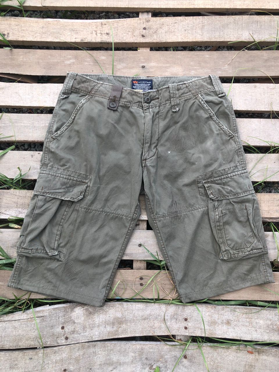 Alpha Industries Vintage Alpha Industries Short Pants Distressed Style Size US 32 / EU 48 - 1 Thumbnail