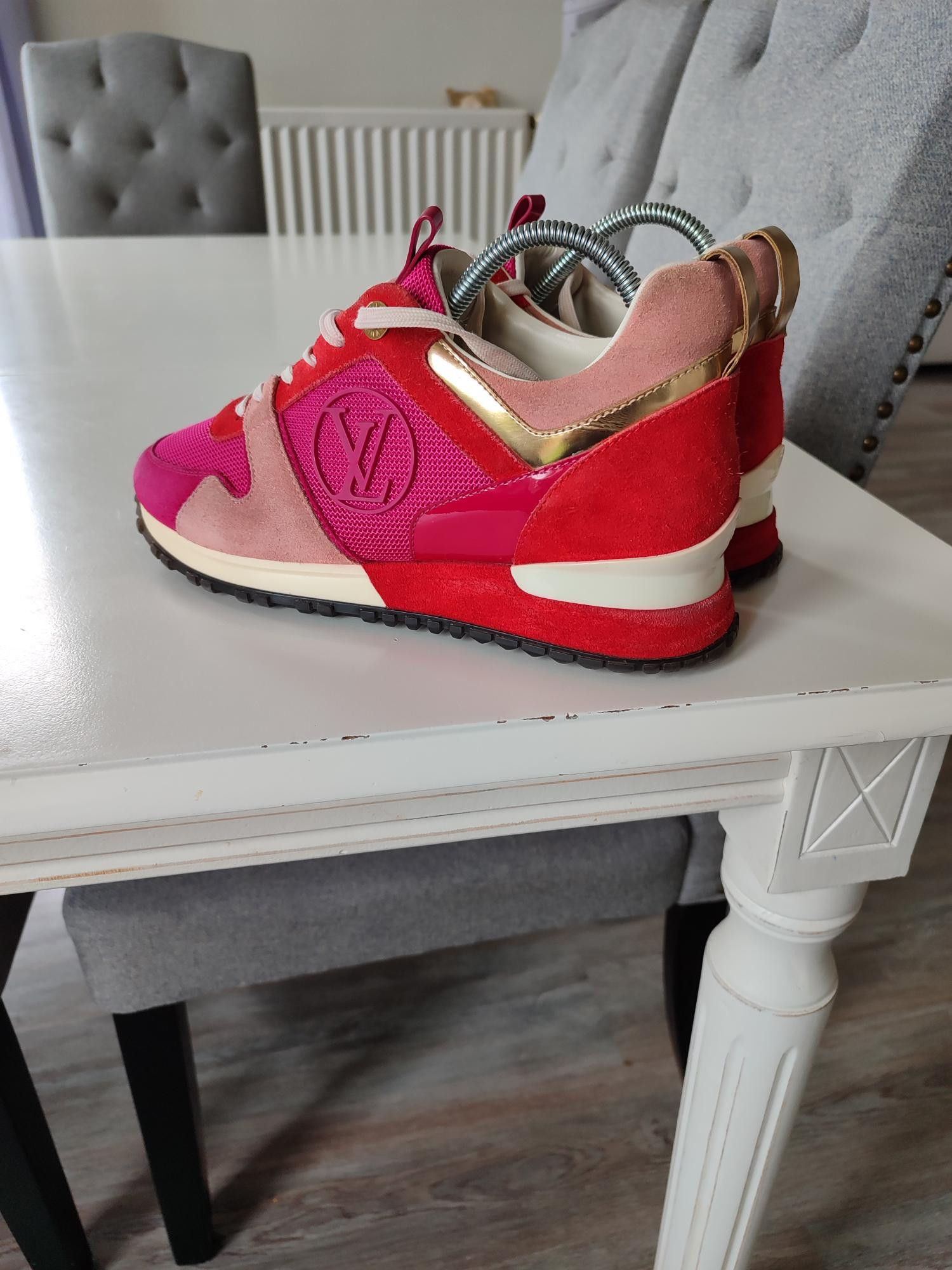Louis Vuitton BASKETS LOUIS VUITTON RUN AWAY Size US 6 / IT 36 - 9 Thumbnail