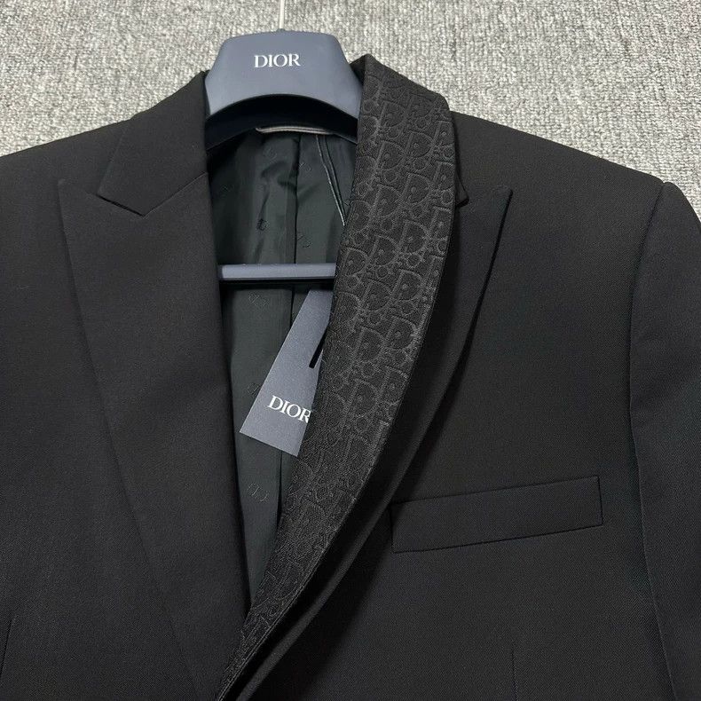 Dior Dior Dark pattern neckline old flower suit Size 48R - 2 Thumbnail