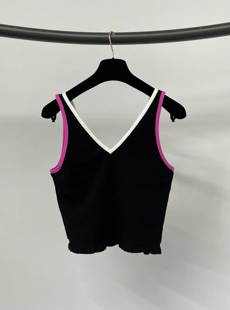 Chanel Chanel 24P black dark pattern V-neck knitted vest Size XS / US 0-2 / IT 36-38 - 2 Thumbnail