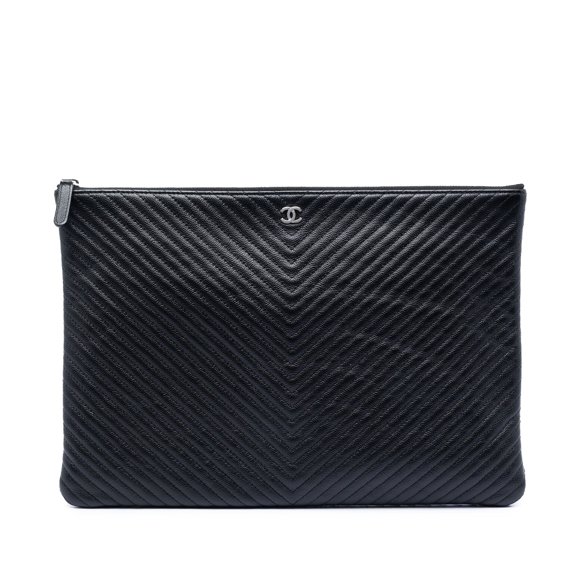 Chanel Large Chevron Caviar O Case Clutch Size ONE SIZE - 1 Thumbnail