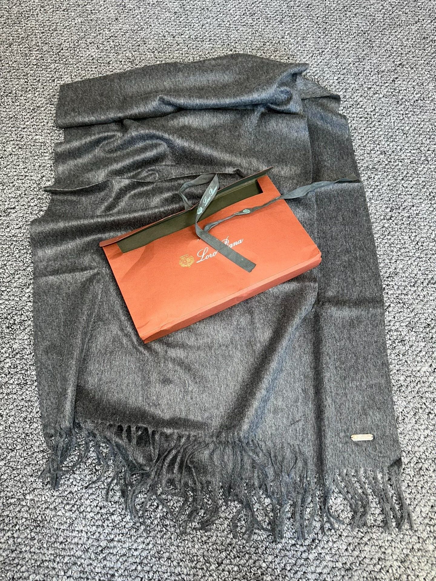 Loro Piana Loro Piana Gray Cashmere Scarf Size ONE SIZE - 1 Thumbnail