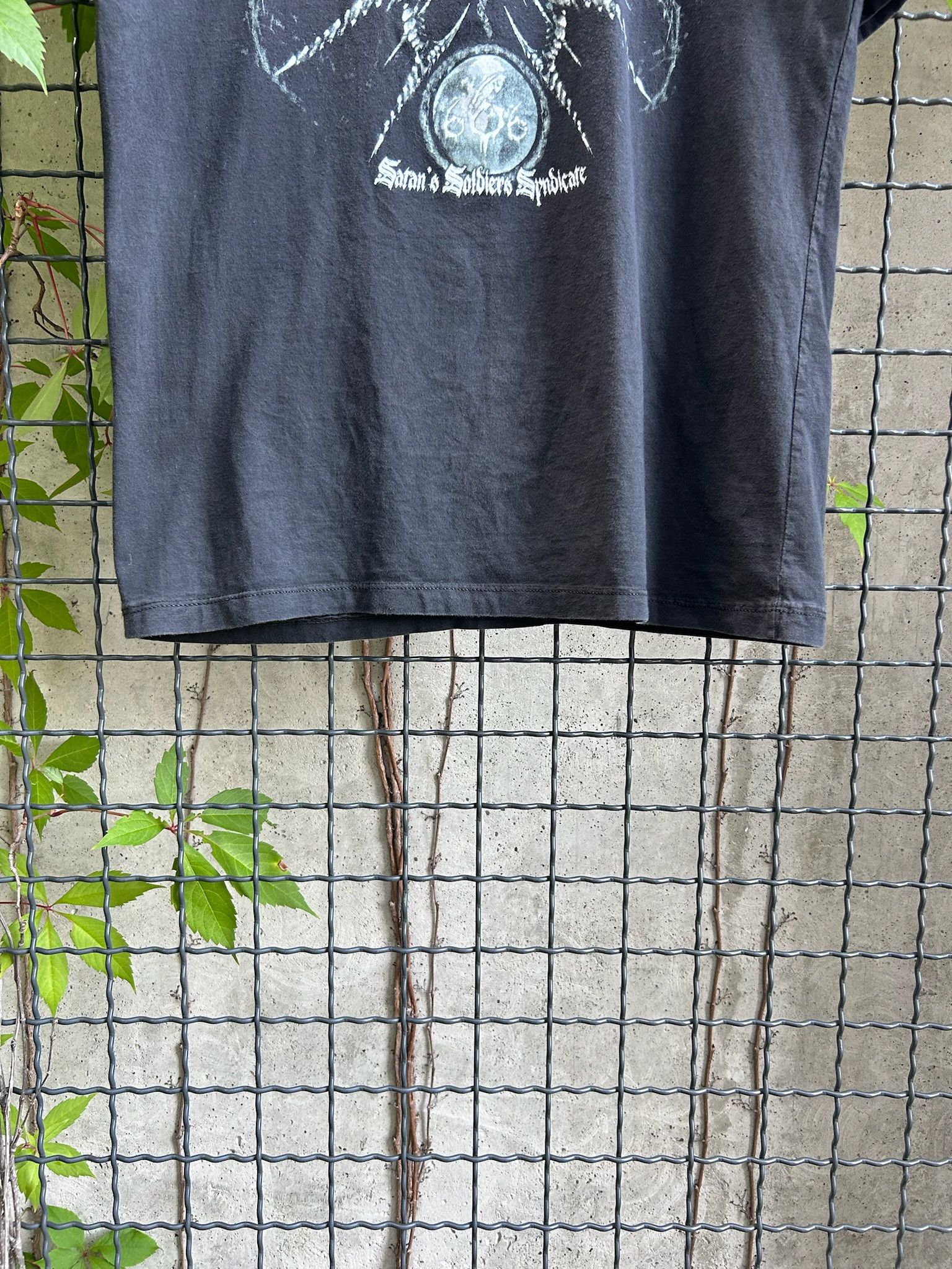 Band Tees × Vintage Desaster Vintage 2000s Satan's Soldiers Syndicate Band Tee Size US L / EU 52-54 / 3 - 7 Thumbnail