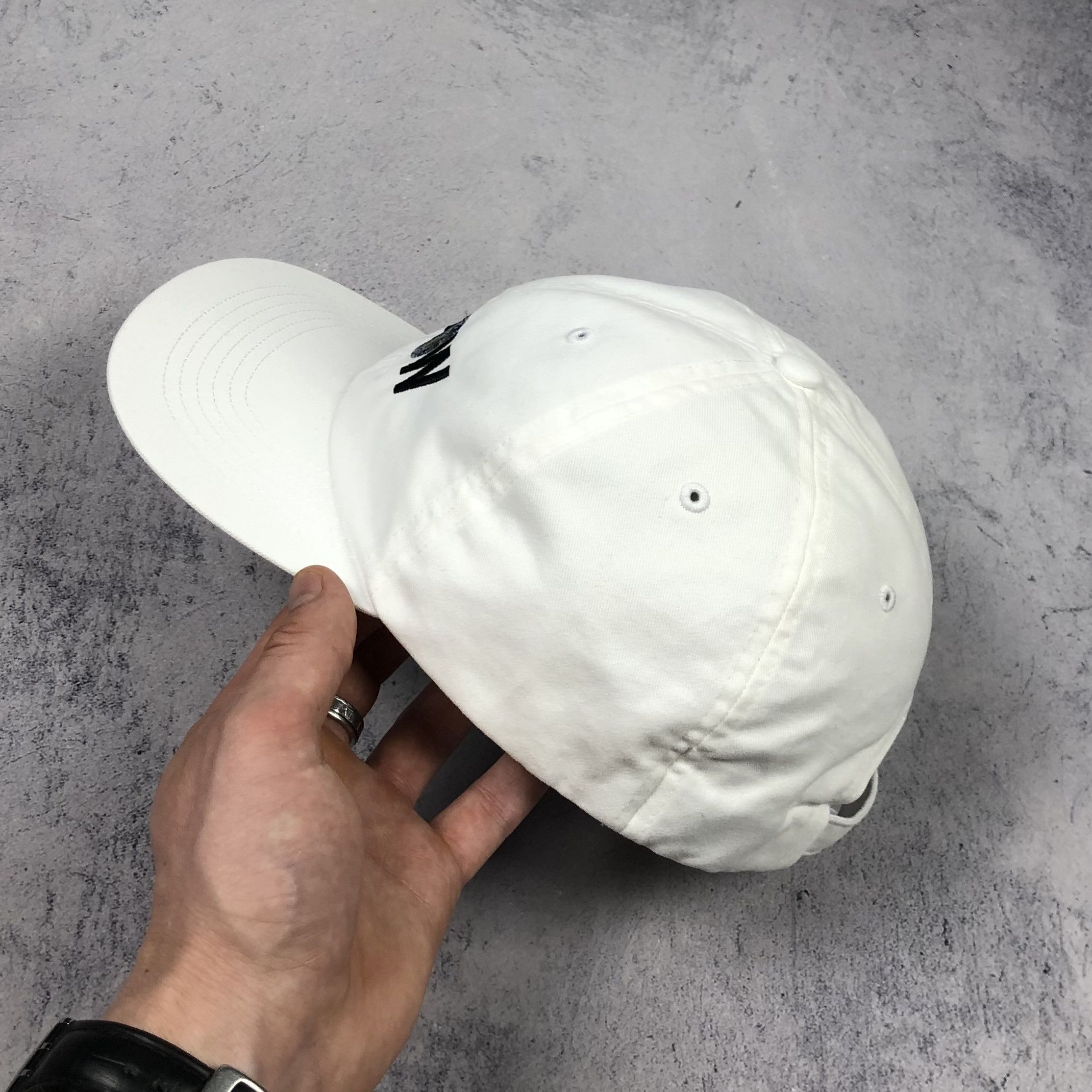 Uniqlo Uniqlo Cali Dewitt NOW Earth White Men’s Cap art hype Size ONE SIZE - 5 Thumbnail