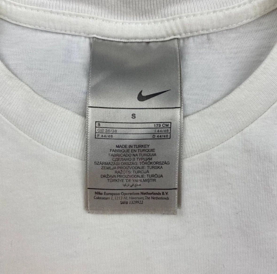 Nike Vintage Nike T shirt Centre Logo White Streetwear Mens Sz S Size US S / EU 44-46 / 1 - 8 Thumbnail