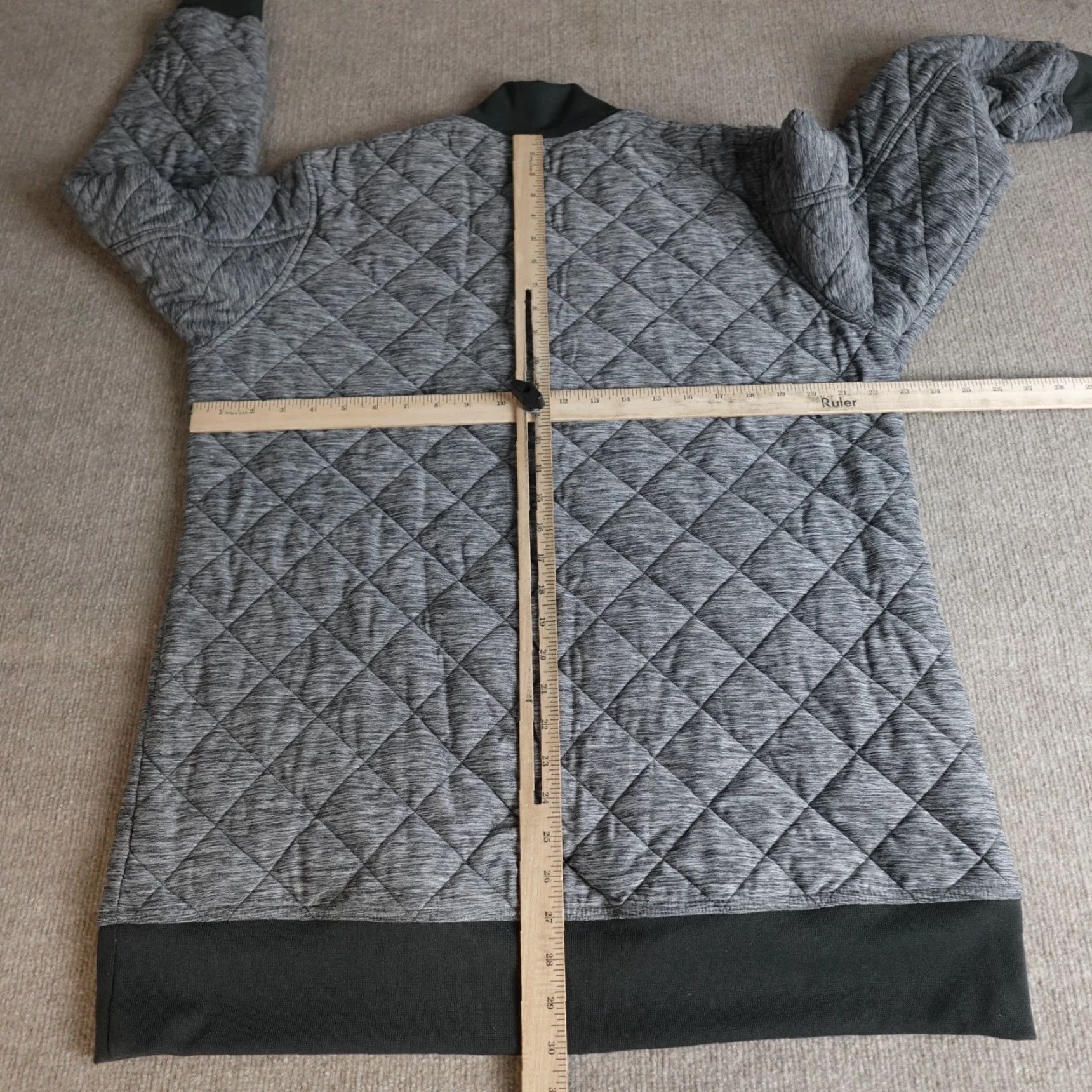 The North Face The North Face Womens Jacket XL Gray Quilted Bomber Jacket Womens XL Gray Quilted Bomber The North Face Size XL / US 12-14 / IT 48-50 - 2 Thumbnail