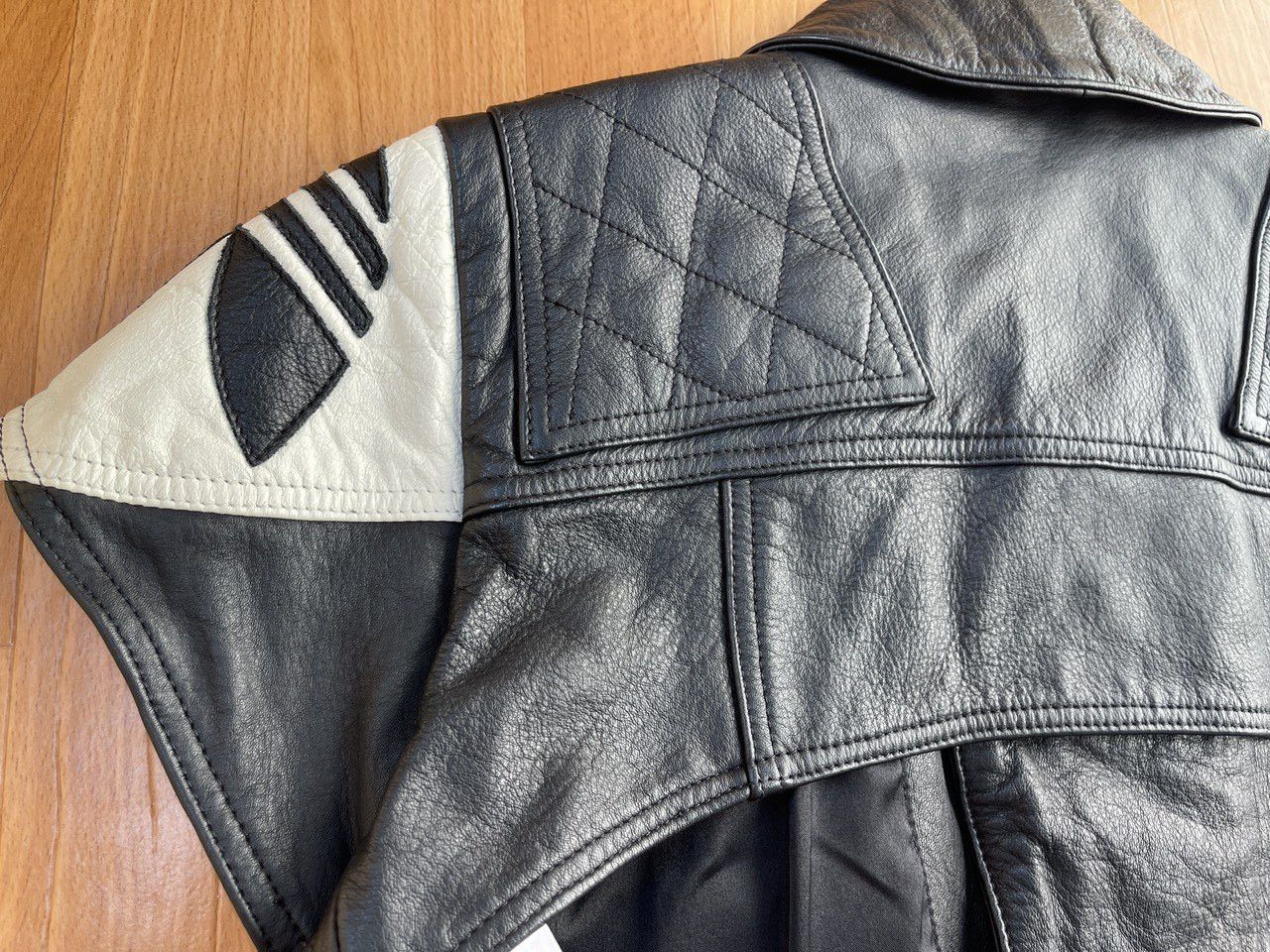 Adidas × Jeremy Scott Adidas Jeremy Scott leather biker jacket, Wings vest, O27140 Size S / US 4 / IT 40 - 7 Thumbnail