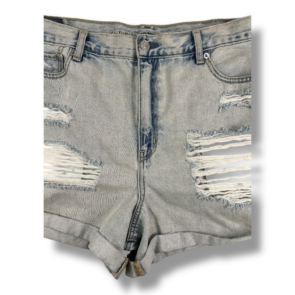 American Eagle Outfitters American Eagle Distressed Denim Jean Mom Shorts Size 16 Size 38" / US 16 / IT 52 - 3 Thumbnail
