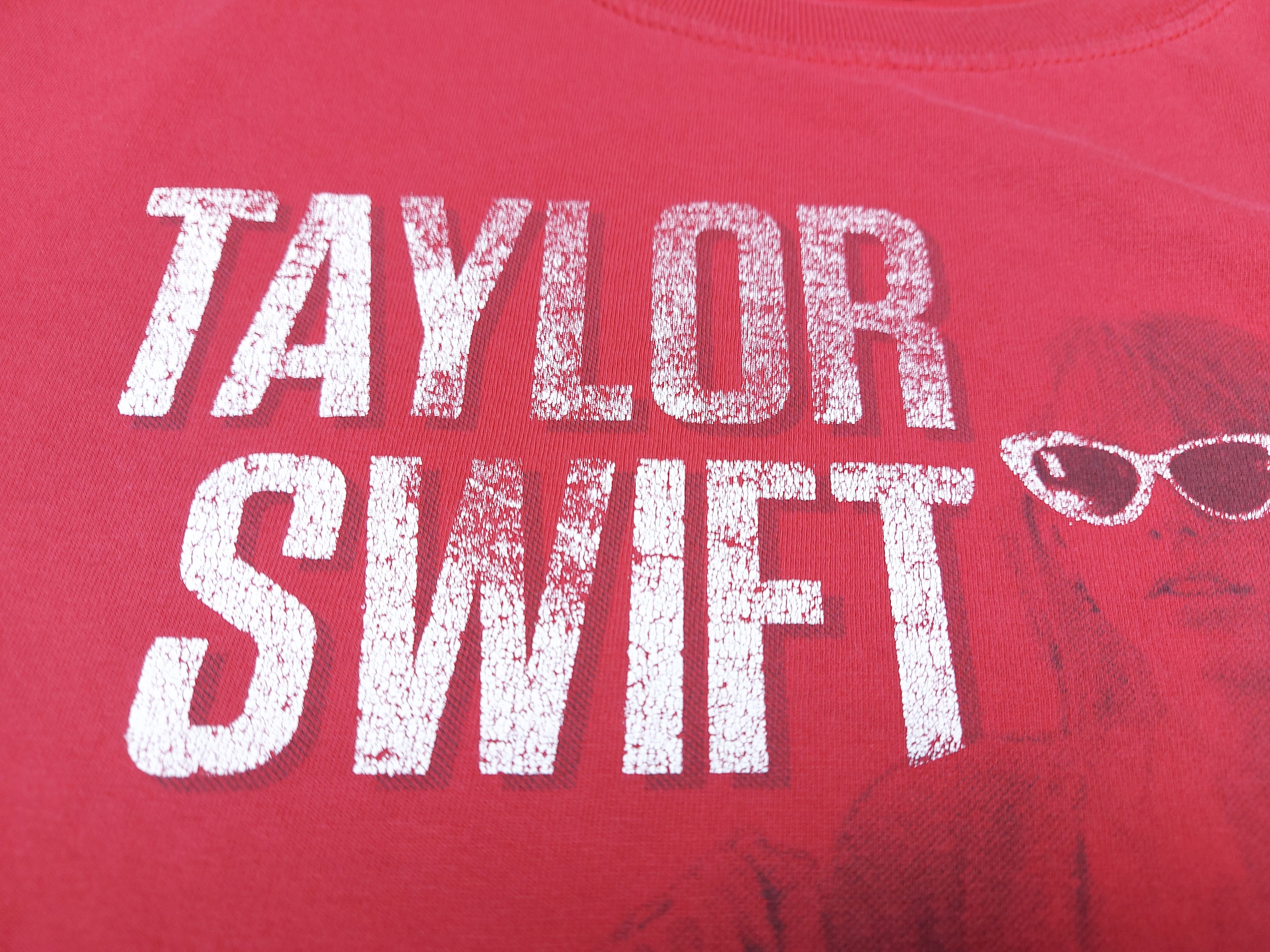 Band Tees Vintage Taylor Swift Red Tour 2013 Double-Sided TEE Size US L / EU 52-54 / 3 - 5 Thumbnail