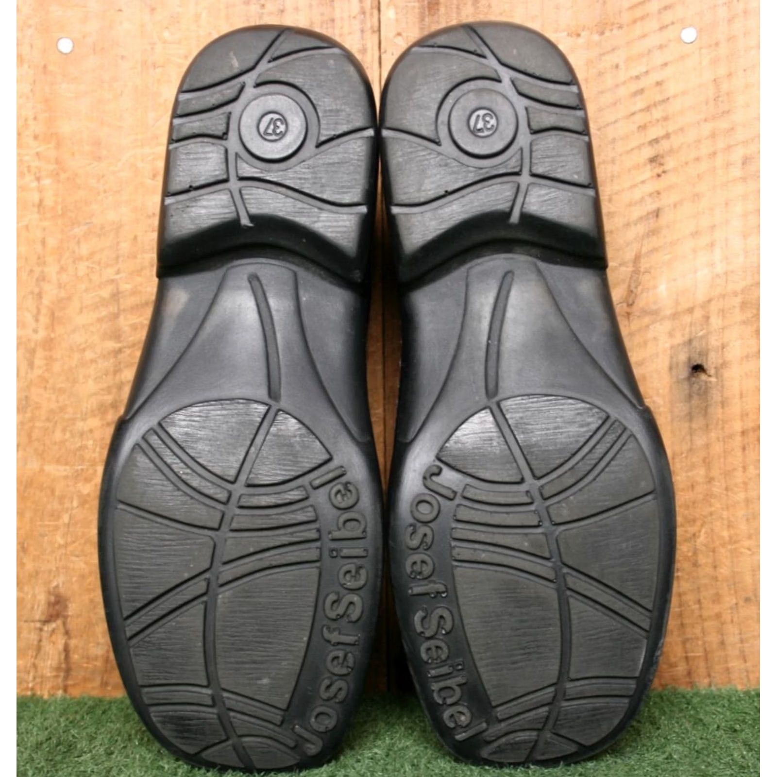 Vintage VINTAGE Josef Seibel Pamela Black Leather Front Zip Loafers EUR 37 ≈ US 6.5 Womens Leather Loafer Janet Style Casual Zip Front Side Size US 7 / IT 37 - 5 Thumbnail
