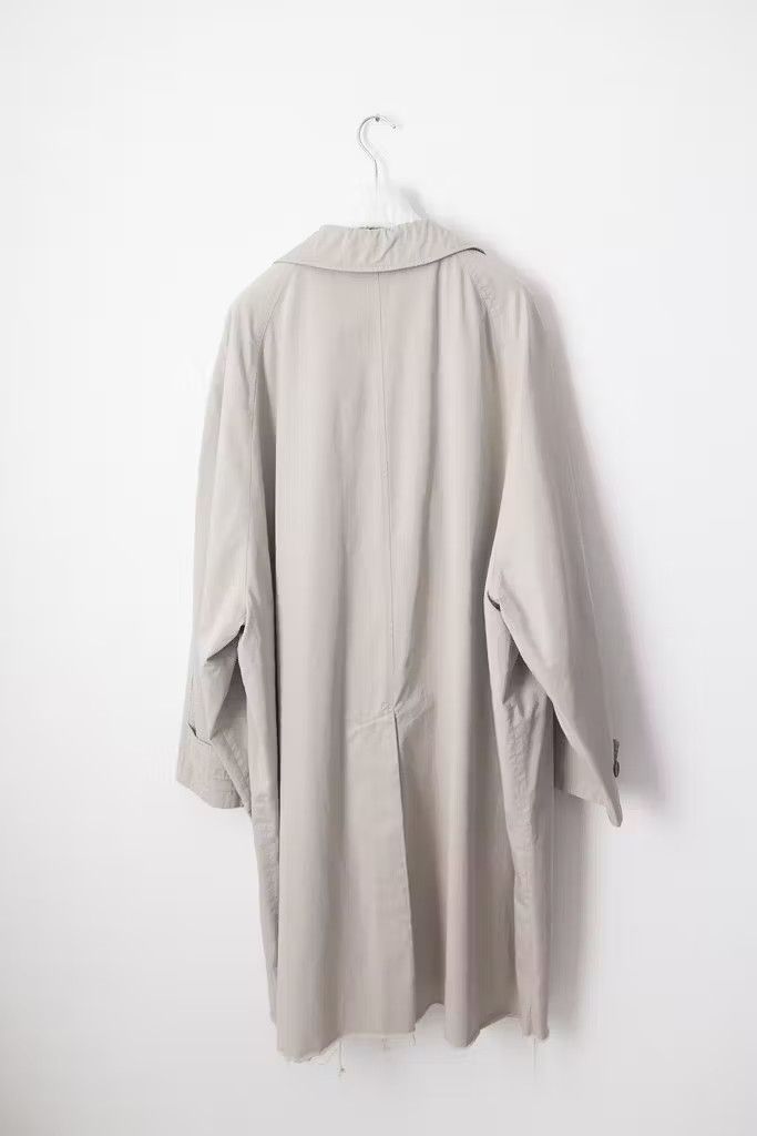 Balenciaga AW17 XXXL oversized mackintosh Size US S / EU 44-46 / 1 - 3 Thumbnail