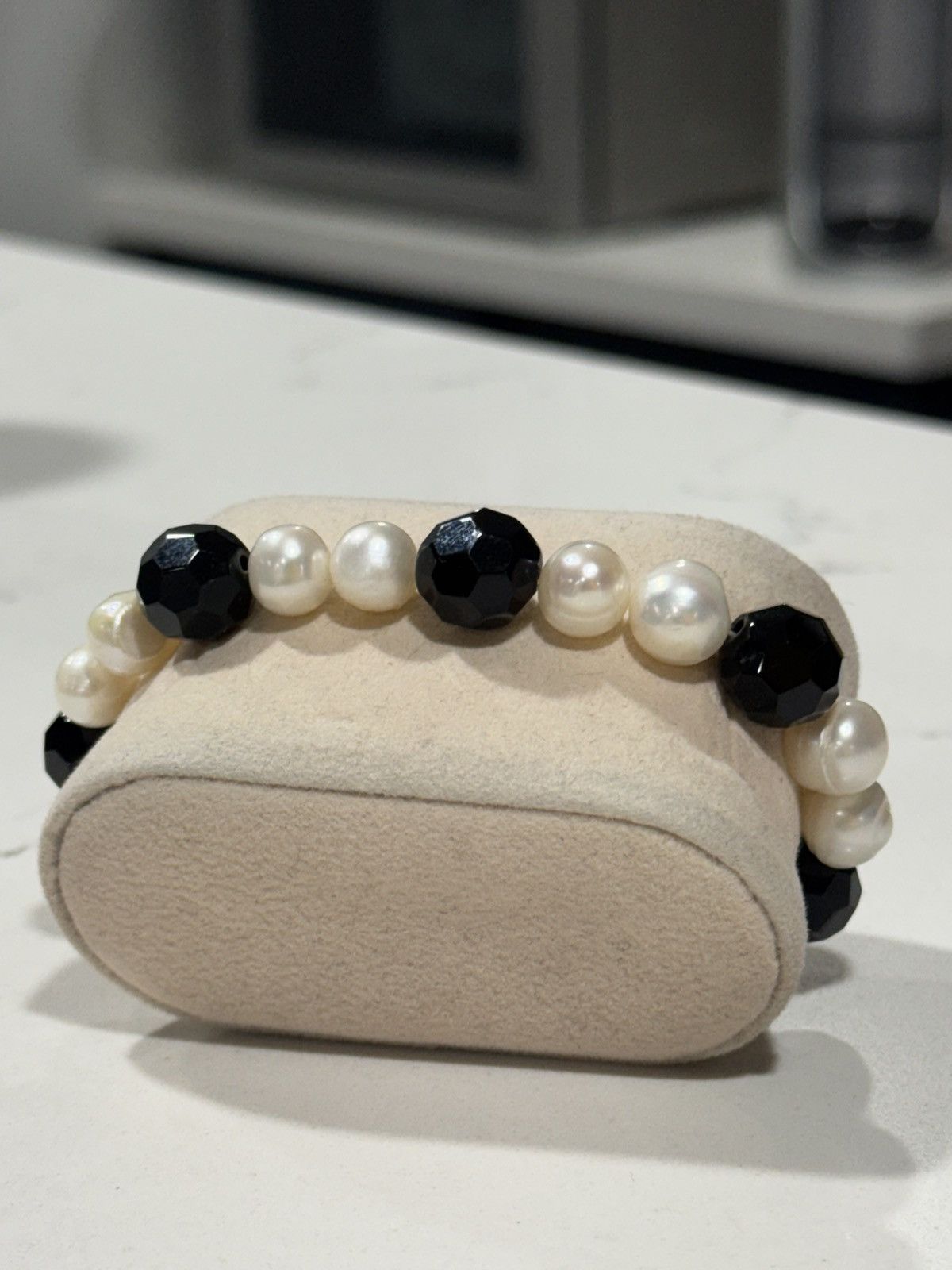 Jewelry Vintage Style Black Onyx & Pearl Beaded Statement Bracelet Size ONE SIZE - 4 Thumbnail