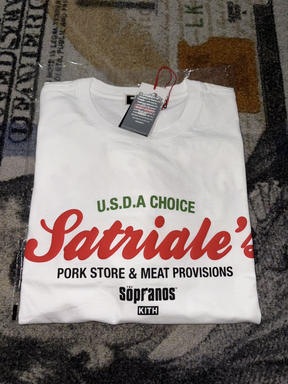 Kith Kith x The Sopranos Satriale’s Vintage Tee White Size US L / EU 52-54 / 3 - 1 Thumbnail