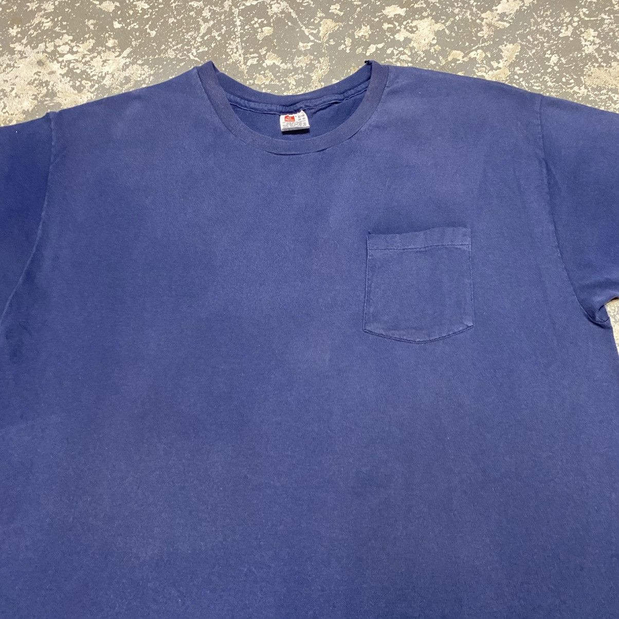 Vintage Vintage Hanes Navy Blank 90s Single Stitch Pocket Tshirt Size US XL / EU 56 / 4 - 8 Thumbnail