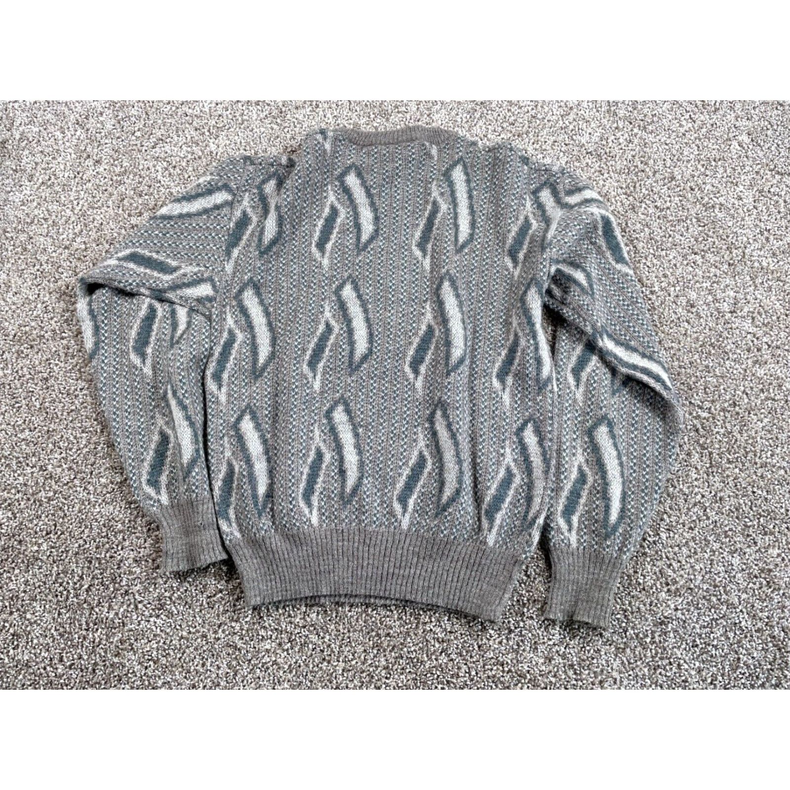 Vintage VINTAGE Massini Geometric Pattern Sweater Adult Medium Gray Wool Blend Knit Pullover 80s 90s Mens Size US M / EU 48-50 / 2 - 3 Thumbnail