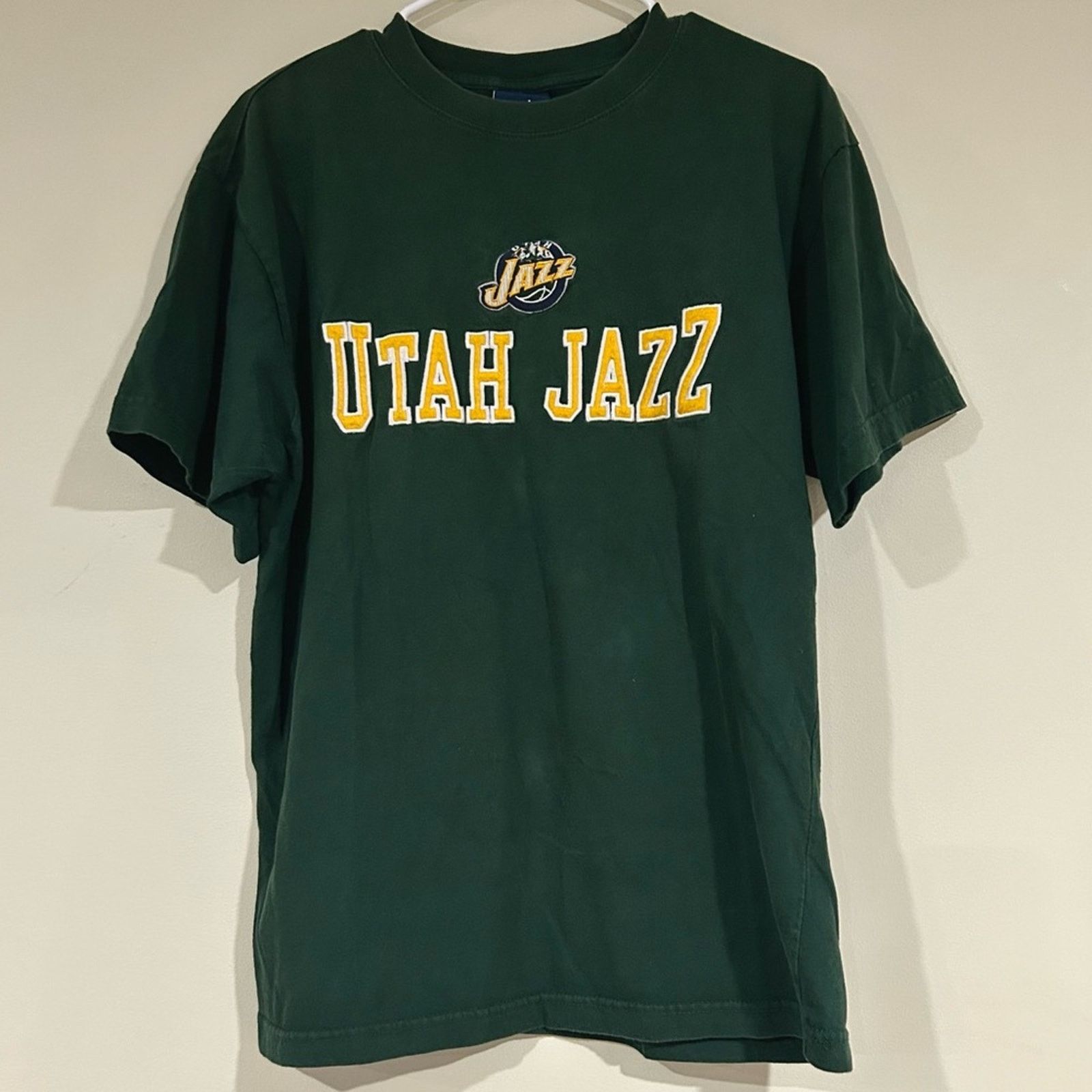 Other Vintage Utah Jazz Basketball Embroidered Shirt Size US L / EU 52-54 / 3 - 1 Thumbnail