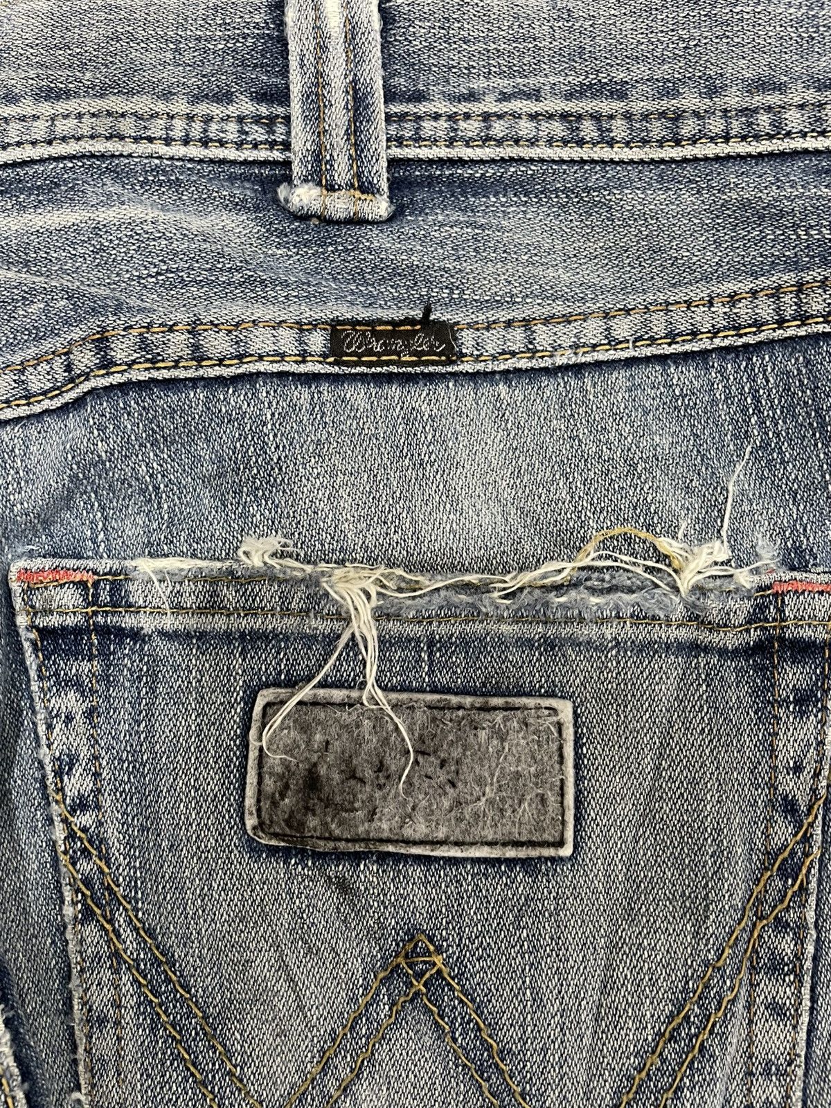 Japanese Brand Wrangler Vintage Distressed Wide Leg Jeans Y2K Grunge Size US 32 / EU 48 - 7 Thumbnail