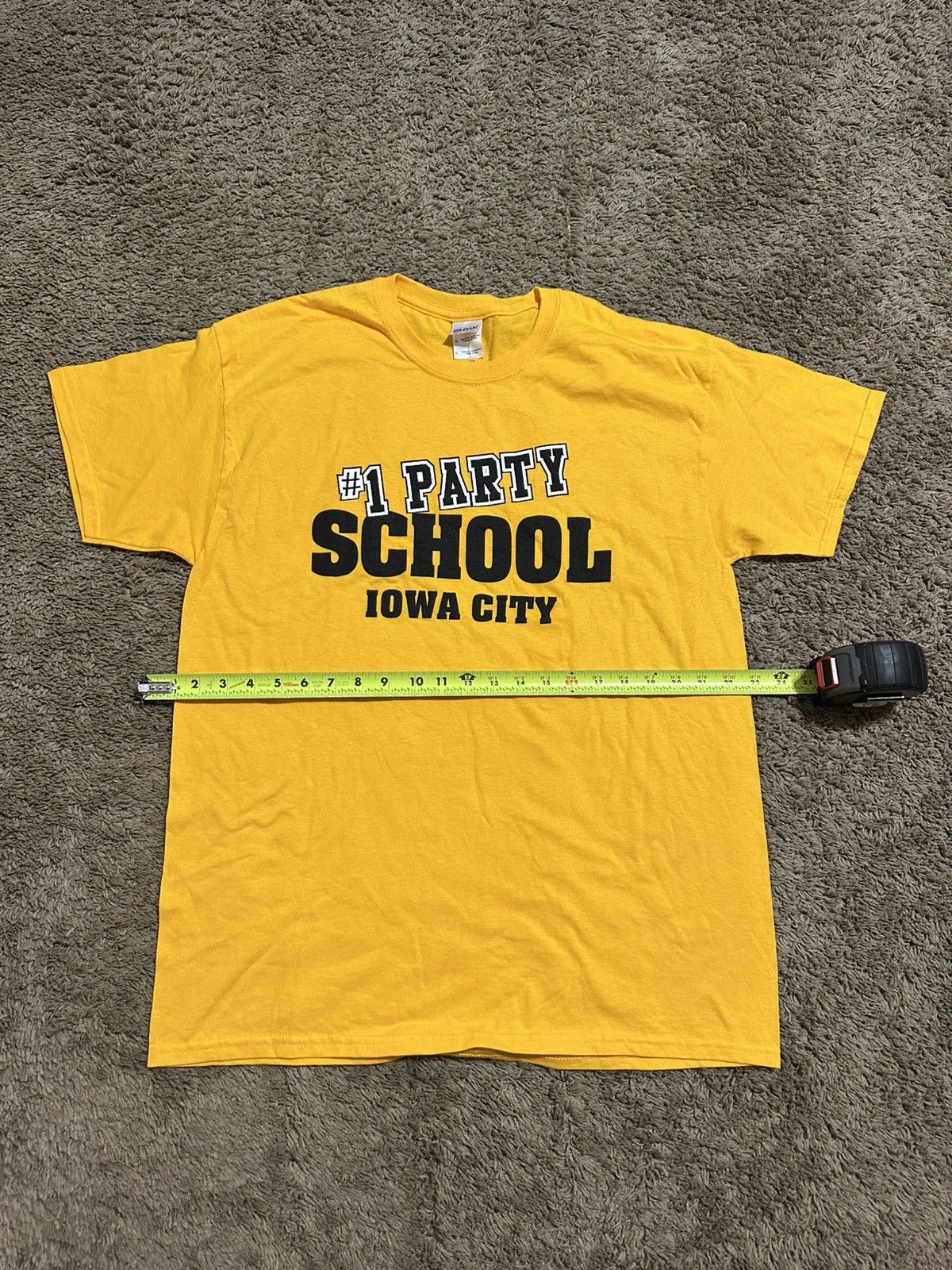 NCAA Vintage NCAA Iowa Hawkeyes “#1 party” shirt 90s size large Size US L / EU 52-54 / 3 - 4 Thumbnail