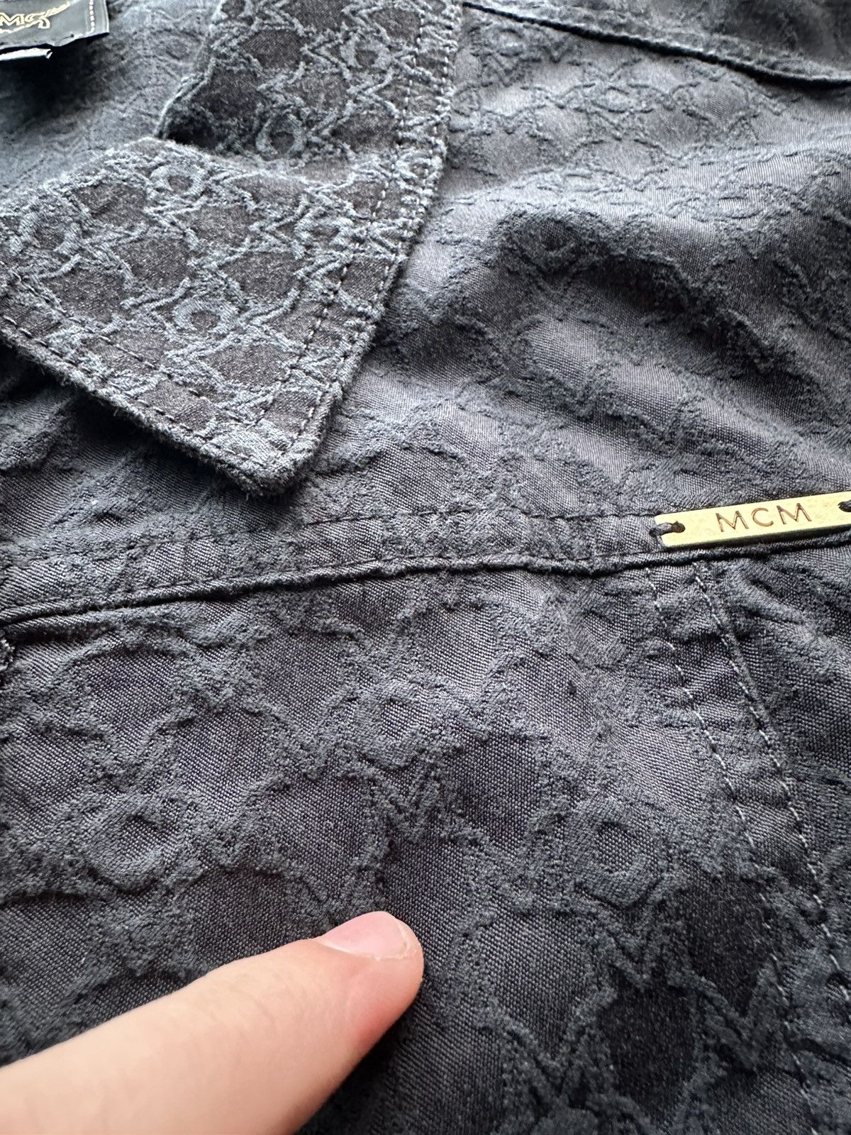 MCM 🚨 MCM MONOGRAM BUTTON UP HEAVY SHIRT/JACKET GOLD GRAIL Size M / US 6-8 / IT 42-44 - 6 Thumbnail