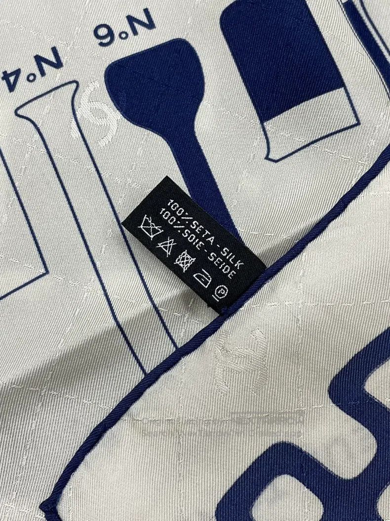 Chanel Chanel Blue printed silk scarf Size ONE SIZE - 7 Thumbnail