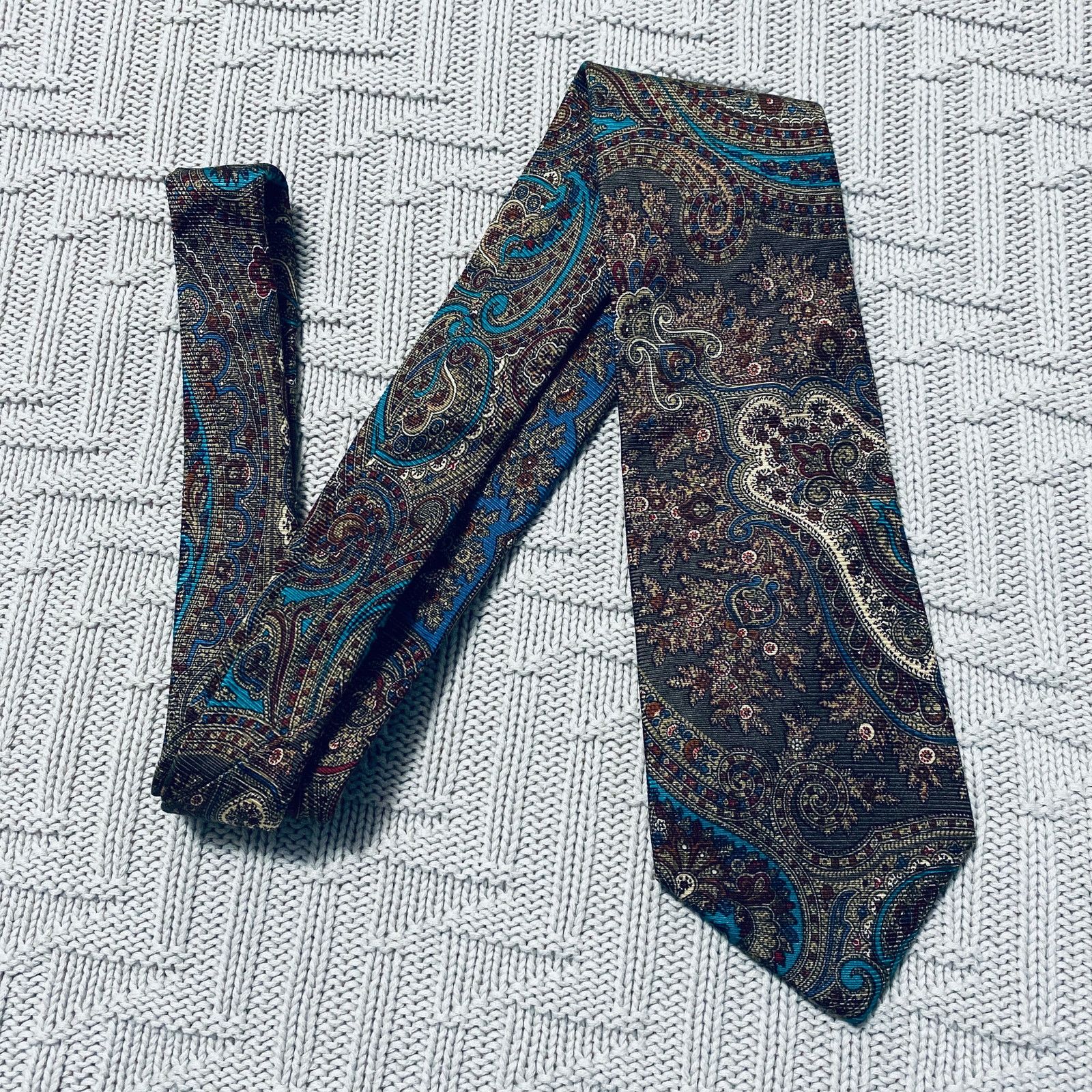 Saks Fifth Avenue Saks Fifth Avenue green paisley silk tie Size ONE SIZE - 1 Thumbnail