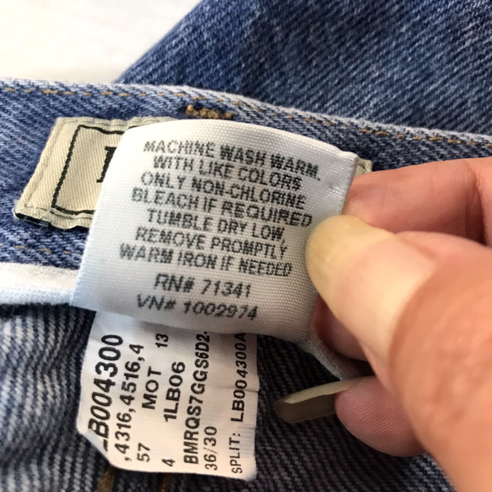 Vintage VINTAGE L.L. Bean Jeans Men’s Size 36x30 Comfort Waist Straight Fit Blue Denim 90s Classic Size US 36 / EU 52 - 8 Thumbnail
