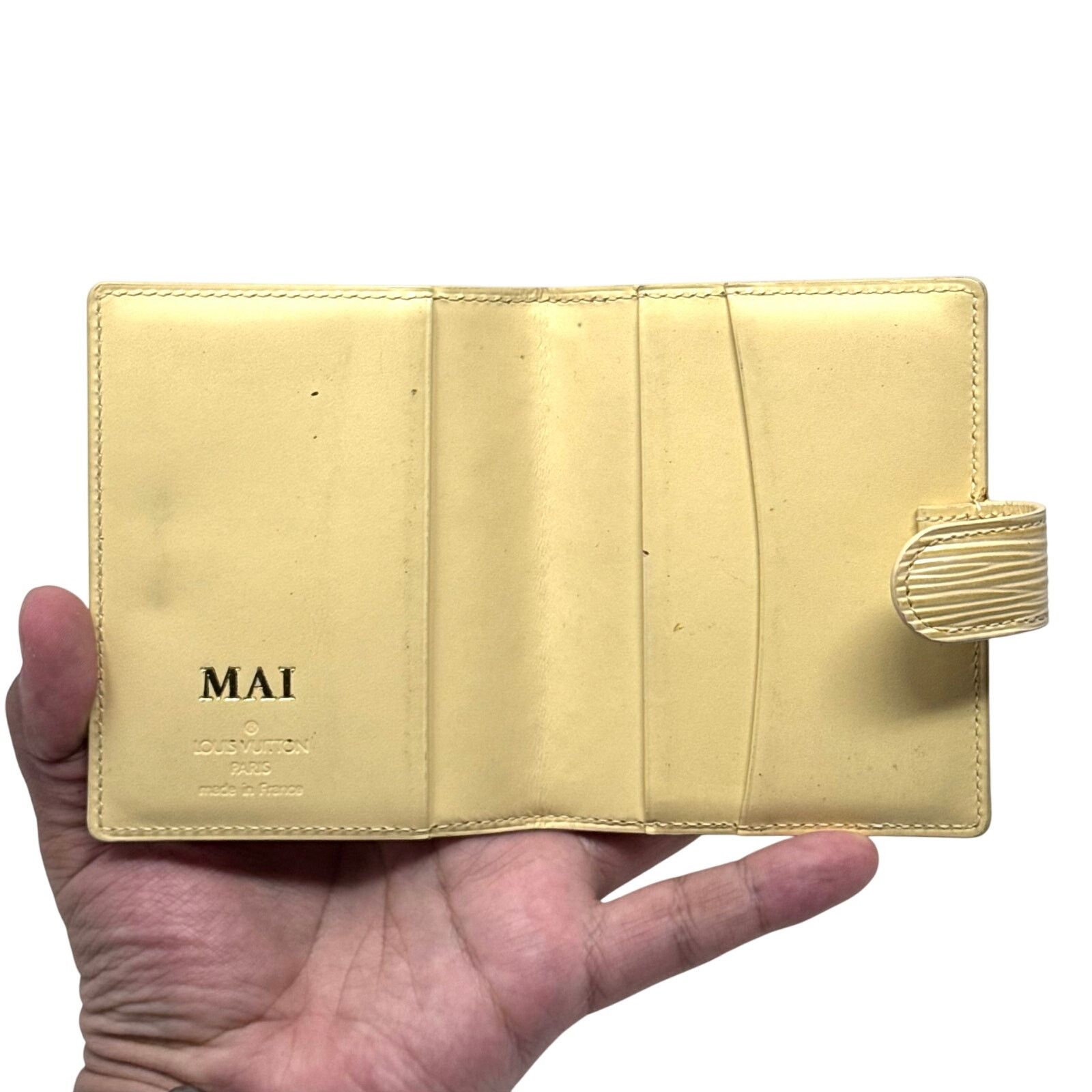 Louis Vuitton Louis Vuitton Epi Buckle Wallet Size ONE SIZE - 2 Thumbnail