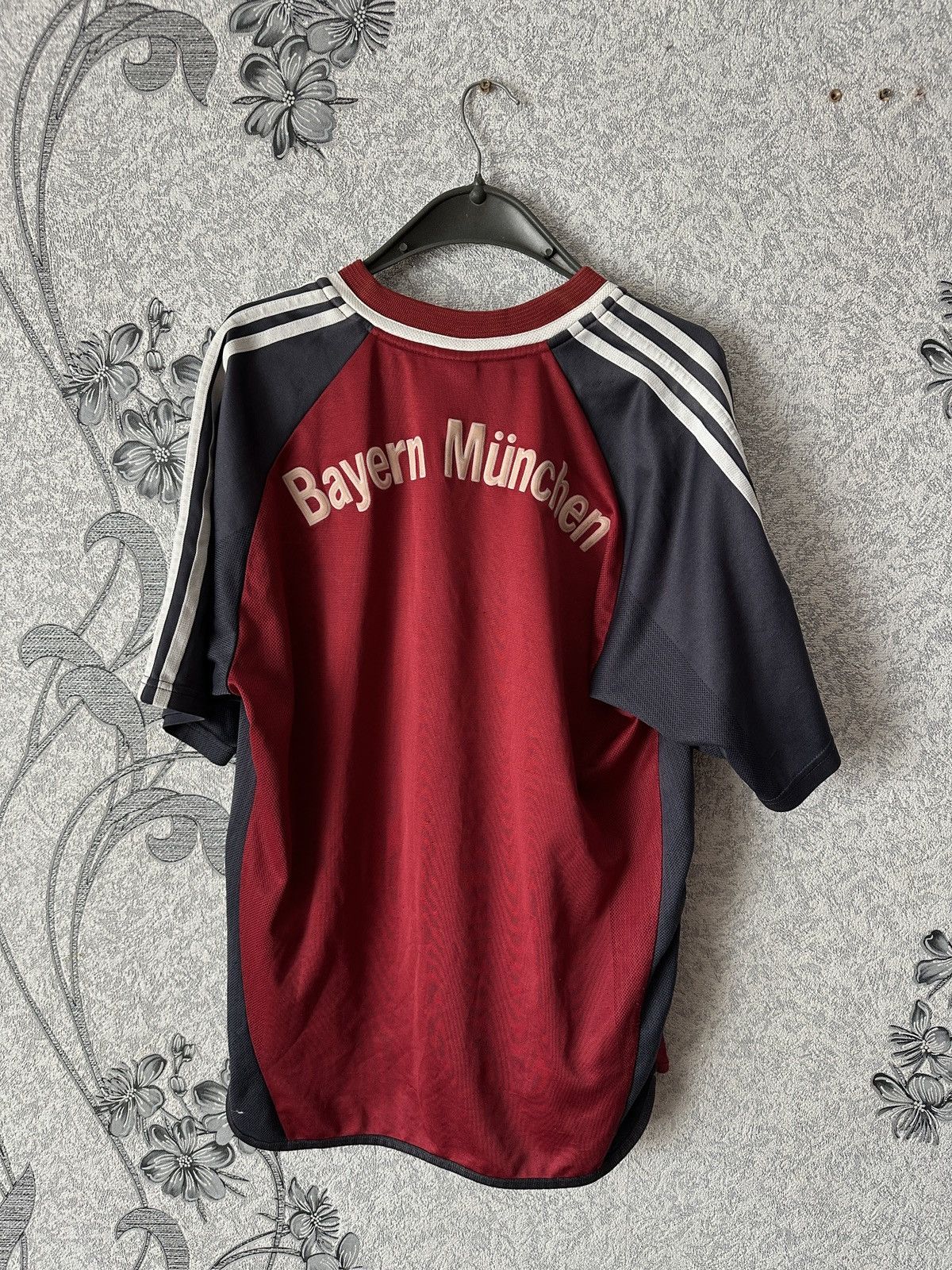 Adidas ADIDAS 2001-02 BAYERN MUNICH SHIRT JERSEY M Size US M / EU 48-50 / 2 - 6 Thumbnail