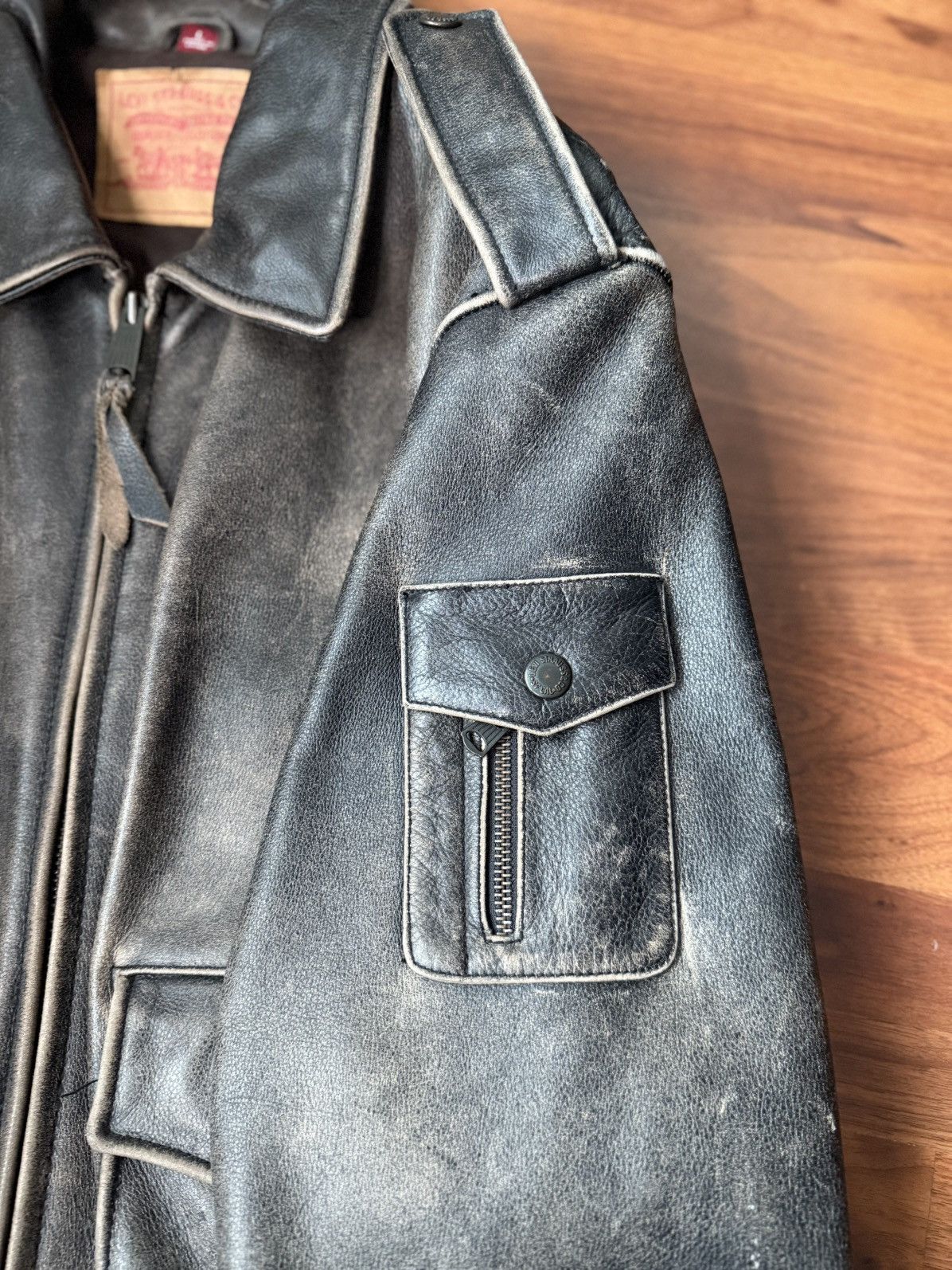Levi's Vintage Clothing LEVI’S DiSTRESSED LEATHER AVIATOR JACKET Size US L / EU 52-54 / 3 - 5 Thumbnail