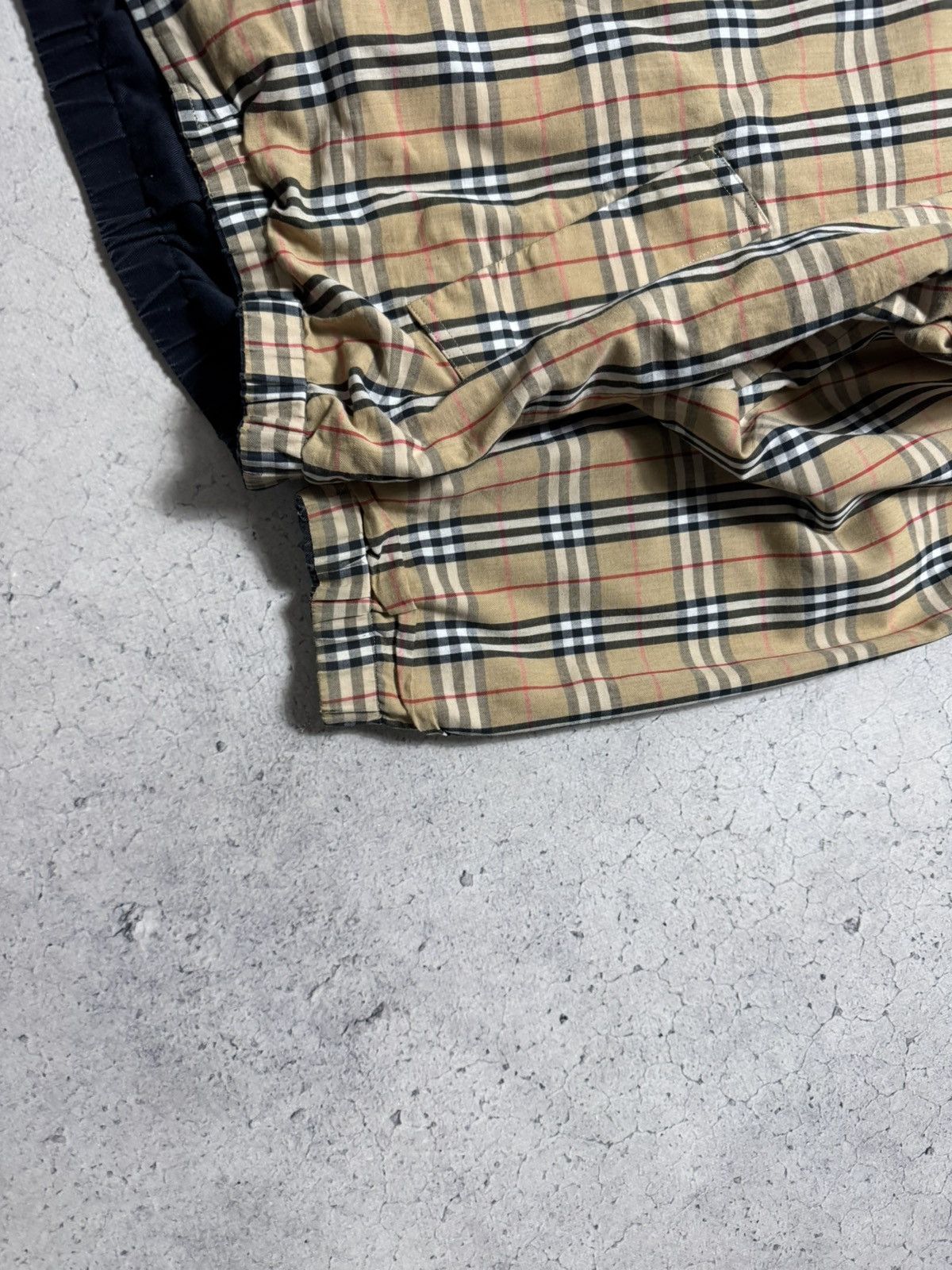 Burberry Burberry Vintage 90’s Bomber Light Jacket Checked Size M Size US M / EU 48-50 / 2 - 14 Thumbnail