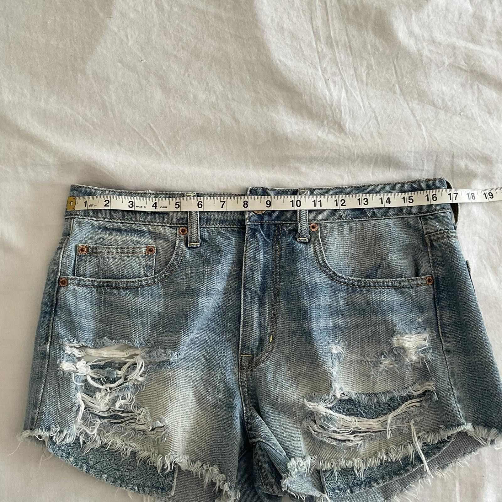 American Eagle Outfitters American Eagle hi rise festival distressed denim shorts 12 Size 34" / US 12 / IT 48 - 8 Thumbnail