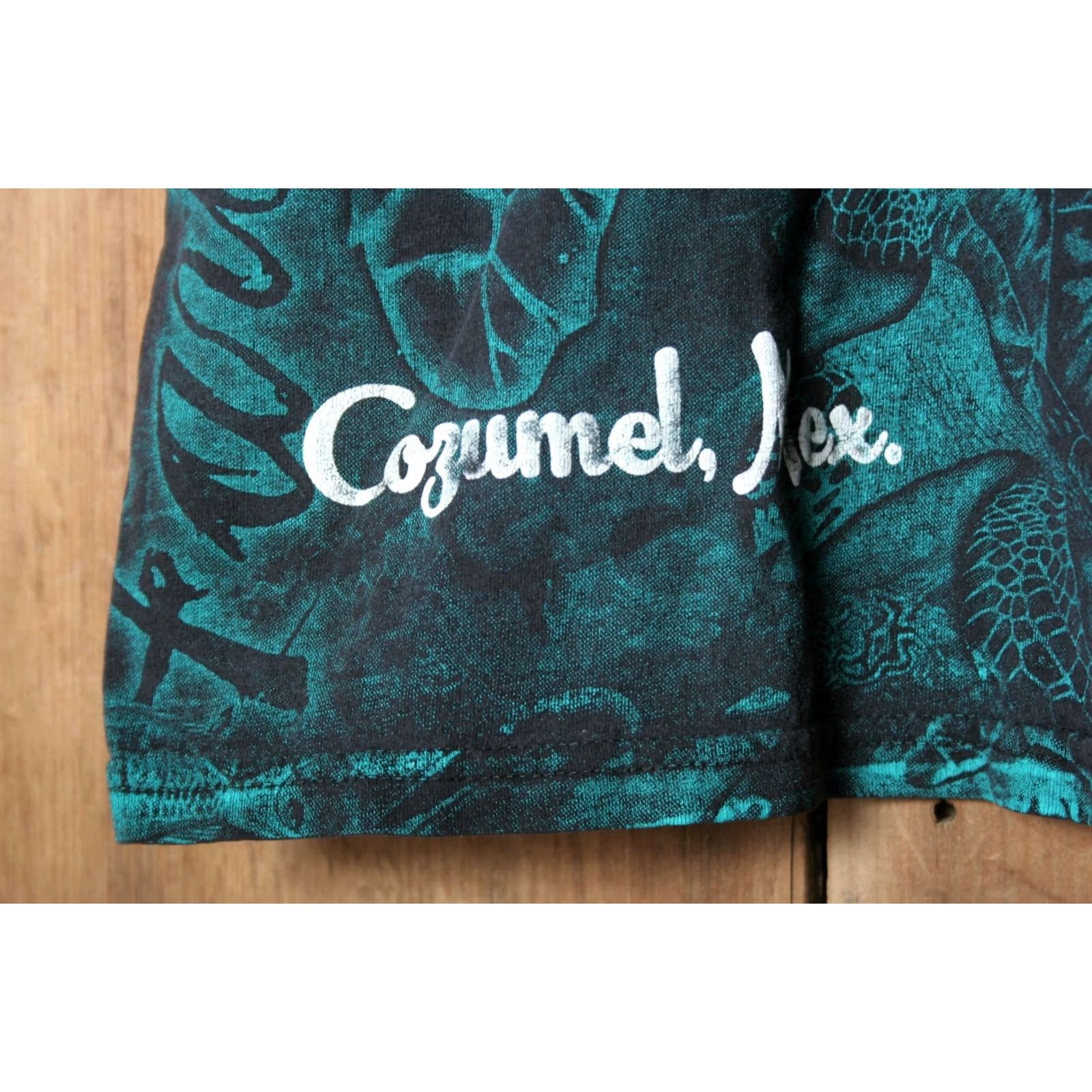 Vintage Vintage Cozumel Mexico All-Over Print Sea Turtle Tribal Print T-Shirt Sz. L/XL Size US L / EU 52-54 / 3 - 4 Thumbnail