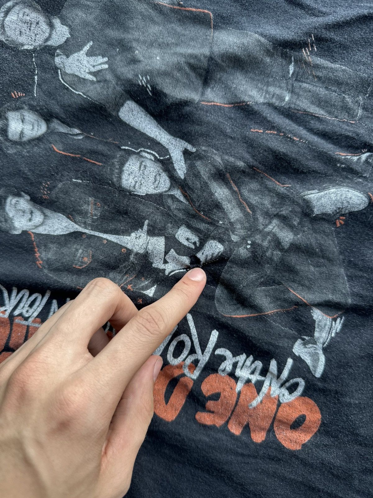 Band Tees 🚨 ONE DIRECTION Tee band big logo ON THE ROAD AGAIN TOUR Size US M / EU 48-50 / 2 - 4 Thumbnail