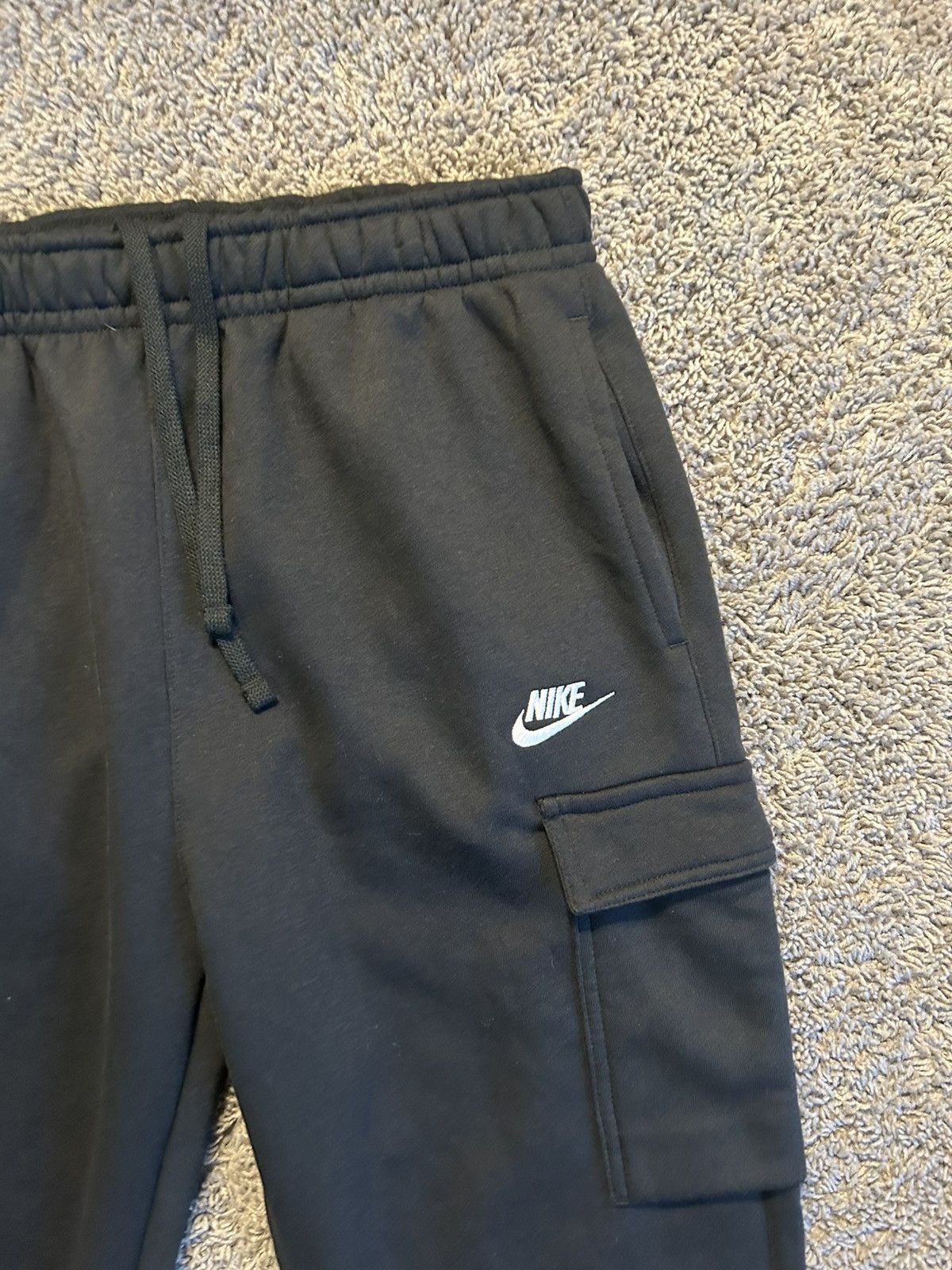 Nike Men’s Cargo SportsWear Club Fleece Pants Size US 33 - 2 Thumbnail