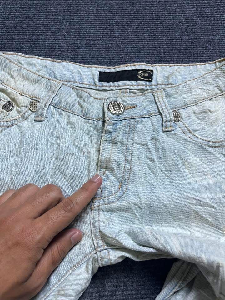 Just Cavalli Just Cavalli Y2K light wash featuring ripped details Size 30" / US 8 / IT 44 - 7 Thumbnail