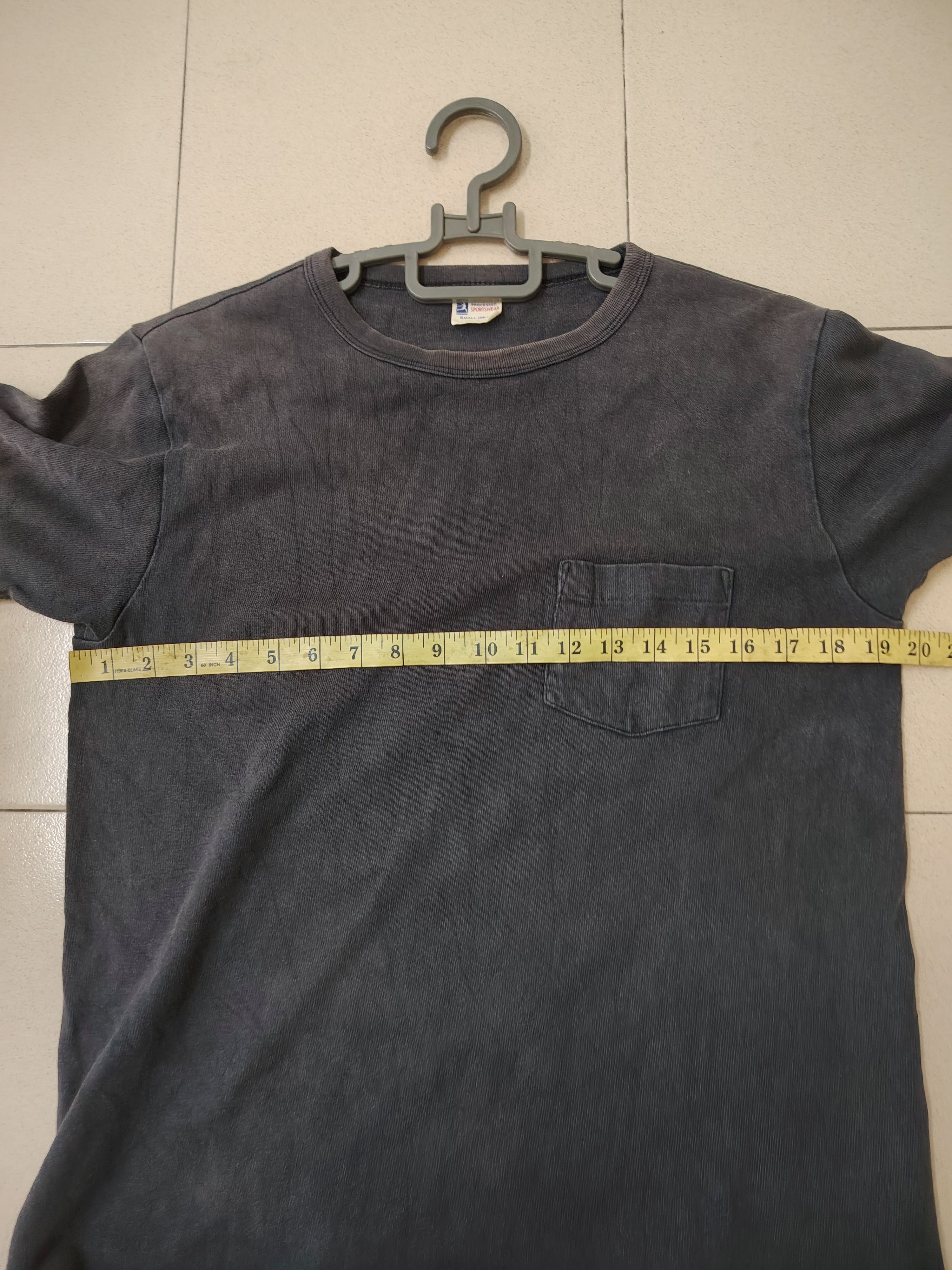 Champion Vintage 90s Champion Sun Faded Blank Pocket T-Shirt Size US S / EU 44-46 / 1 - 6 Thumbnail