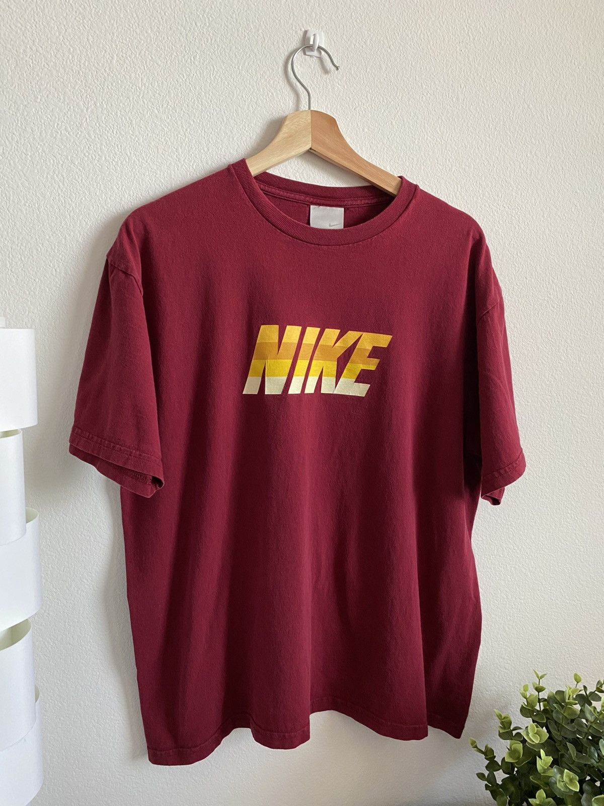 Nike Vintage 00s Nike Center Logo Spell Out Tee Size US L / EU 52-54 / 3 - 2 Thumbnail